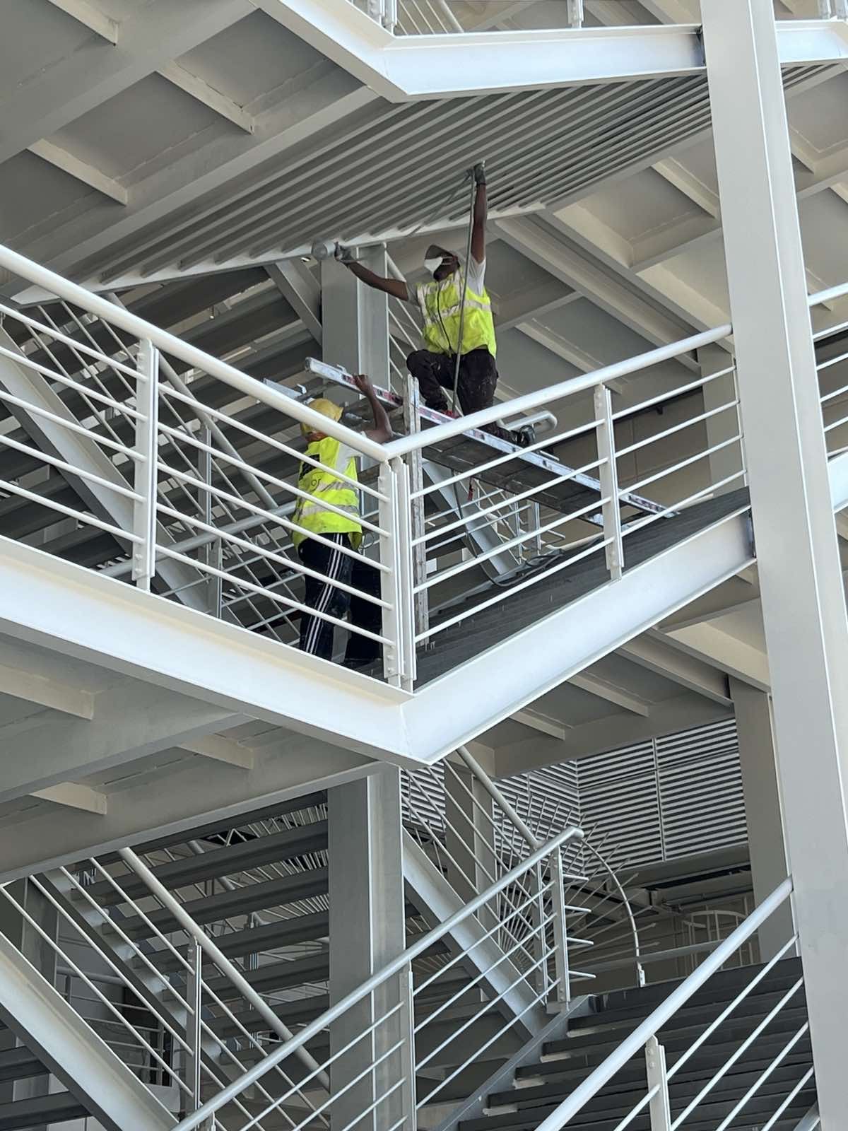 Χρωματισμοί + Ελαιοχρωματισμοί + Βάψιμο + Κατασκευαστικές εργασίες + Προσθήκες-μετατροπές + Ανακαινίσεις + Προσφορά έργου + Τροποποιήσεις + Επαγγελματικοί χώροι + Προσθήκες + Μετατροπές