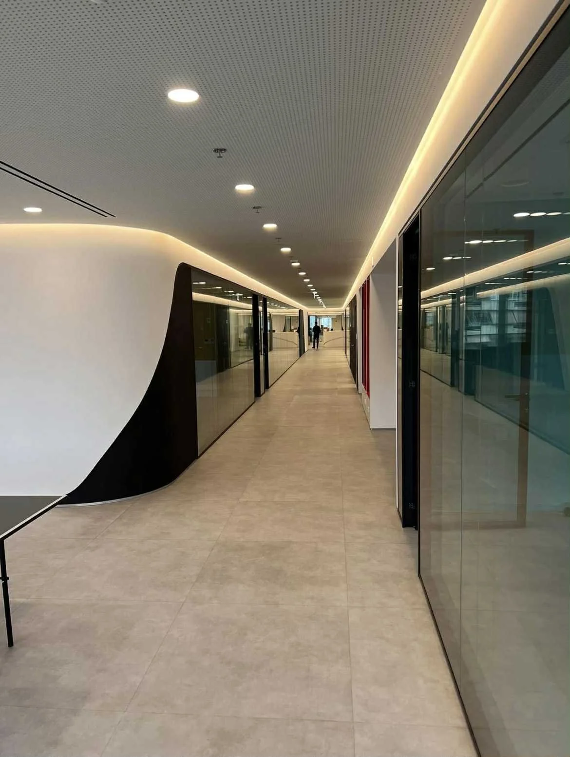 Χρωματισμοί + Ελαιοχρωματισμοί + Βάψιμο + Κατασκευαστικές εργασίες + Προσθήκες-μετατροπές + Ανακαινίσεις + Προσφορά έργου + Τροποποιήσεις + Επαγγελματικοί χώροι + Προσθήκες + Μετατροπές