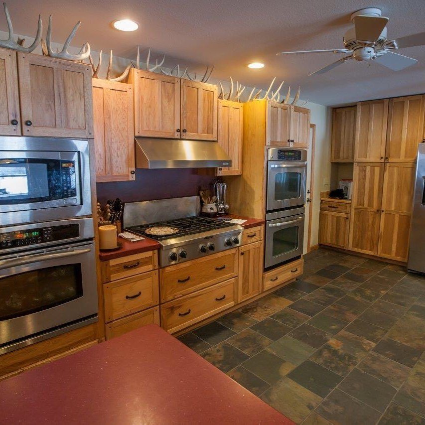 #customkitchen #rustickitchen #rustichome #customcabin #customhome #customhomebuilder