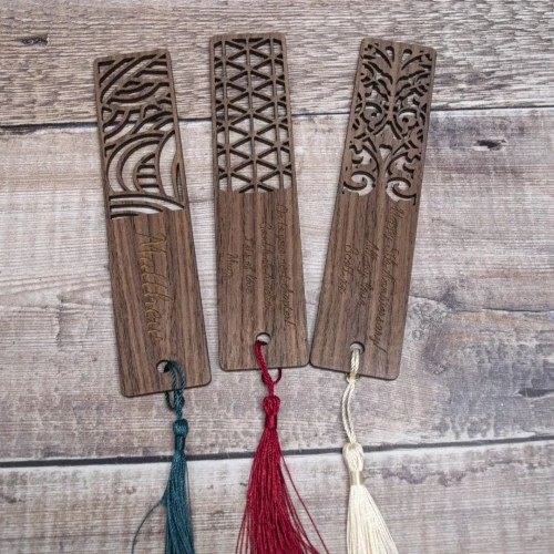 personalised-engraved-wooden-bookmarks-three-designs-1080px-70q-500x500.jpg