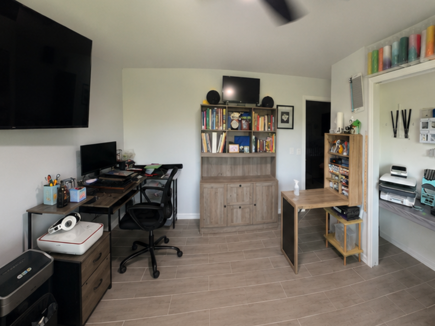 iMaK Design Studio Computer 2 and Workstation