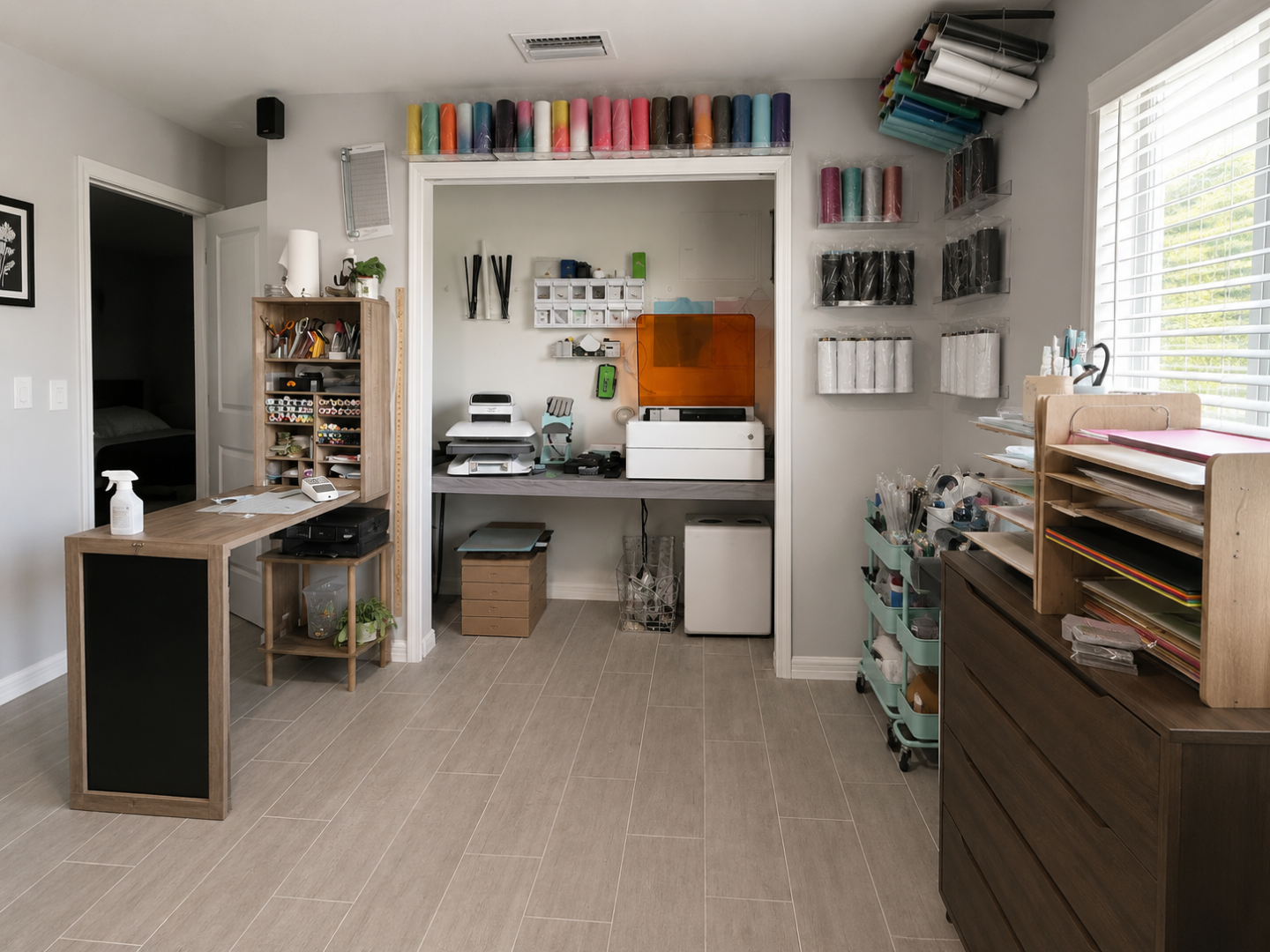 iMaK Design Studio Workstation and Stock