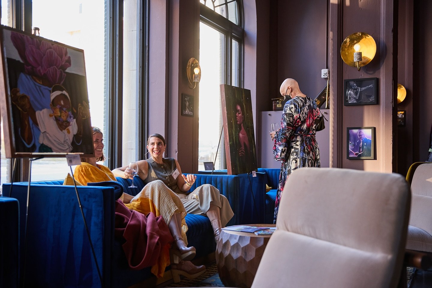 Art, connection, and bold conversations&mdash;captured. 🎨📸✨
We had the honor of photographing @thesalonmovement in Durham, an unforgettable evening hosted by @weirdproductions.art and @jesaverhart . The room was alive with creativity, conversation,