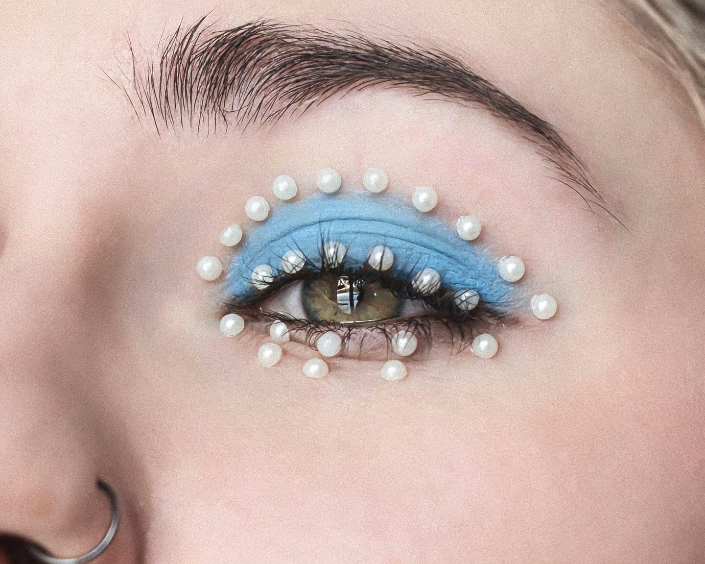 ✨👁️💖

Model: @open.dara 

Constantly thinking about this makeup look that my amazingly talented friend Dara created, which I had the pleasure of photographing!

QUESTION OF THE DAY: Whats the longest you&rsquo;ve spent on a makeup lewwwwwwkkkk? 

T