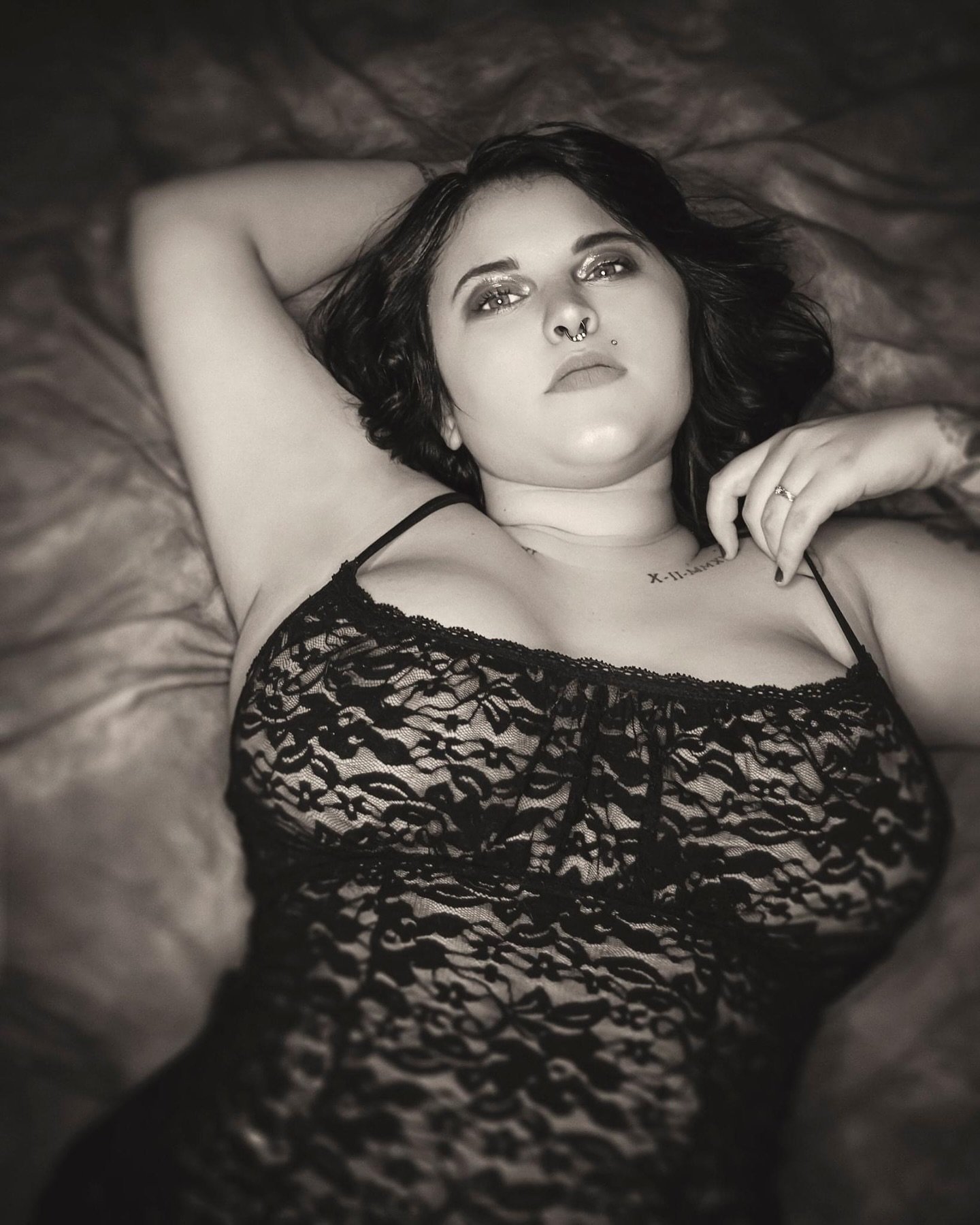 ʙᴏᴜᴅᴏɪʀ

The soul exists partly in eternity and partly in time.

Model: @ashley_lynn121 

Hair &amp; Makeup: @tylerjamesxo 

QUESTION OF THE DAY: What&rsquo;s your favorite song off @doechii&rsquo;s new album? 👀

Tags🏷: #BoudoirPhotography #BlackAn