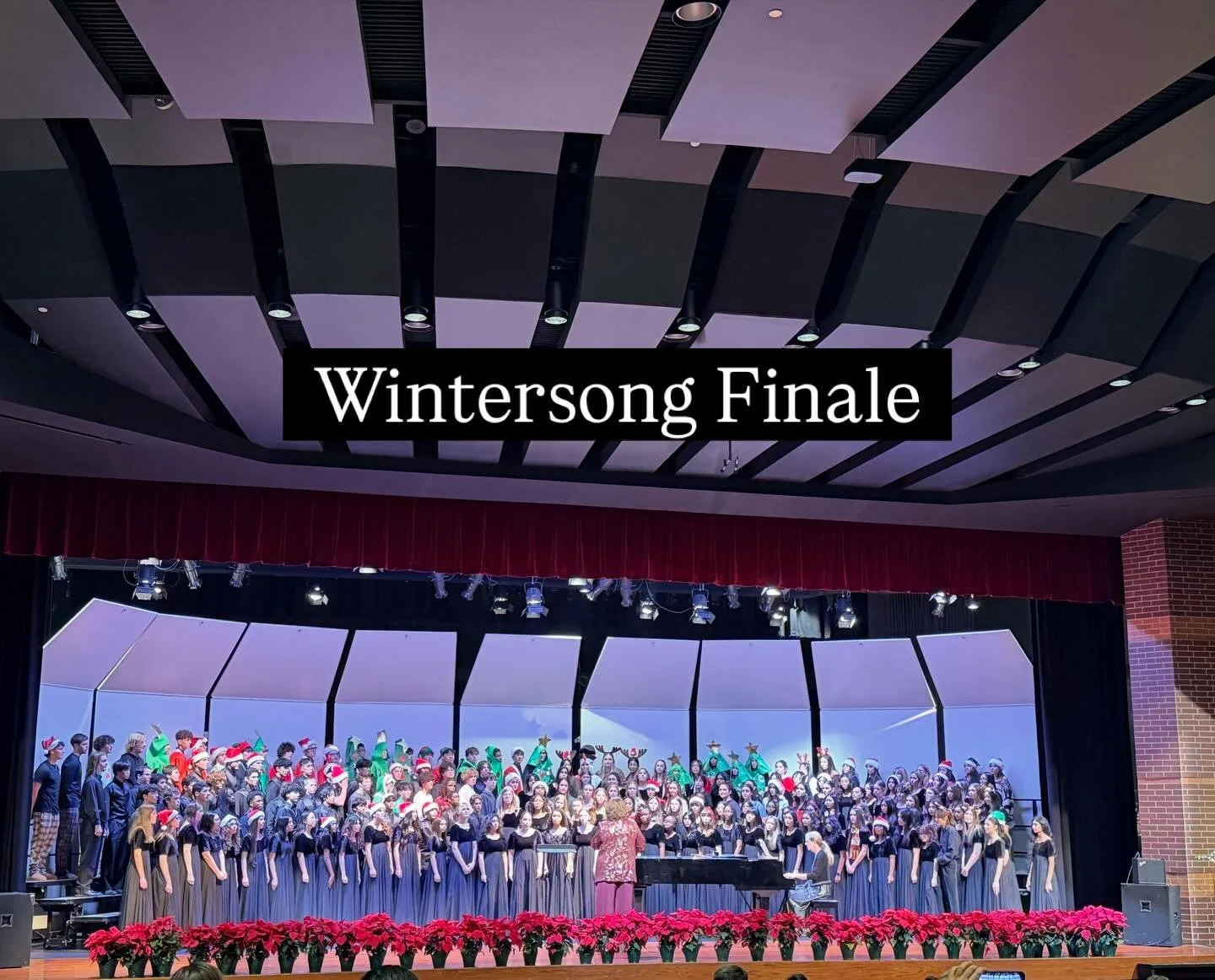 What a wonderful night of singing by choirs and the audience. Thank you to everyone for spirited performances !!
#singyoursong #livelifelovemusic