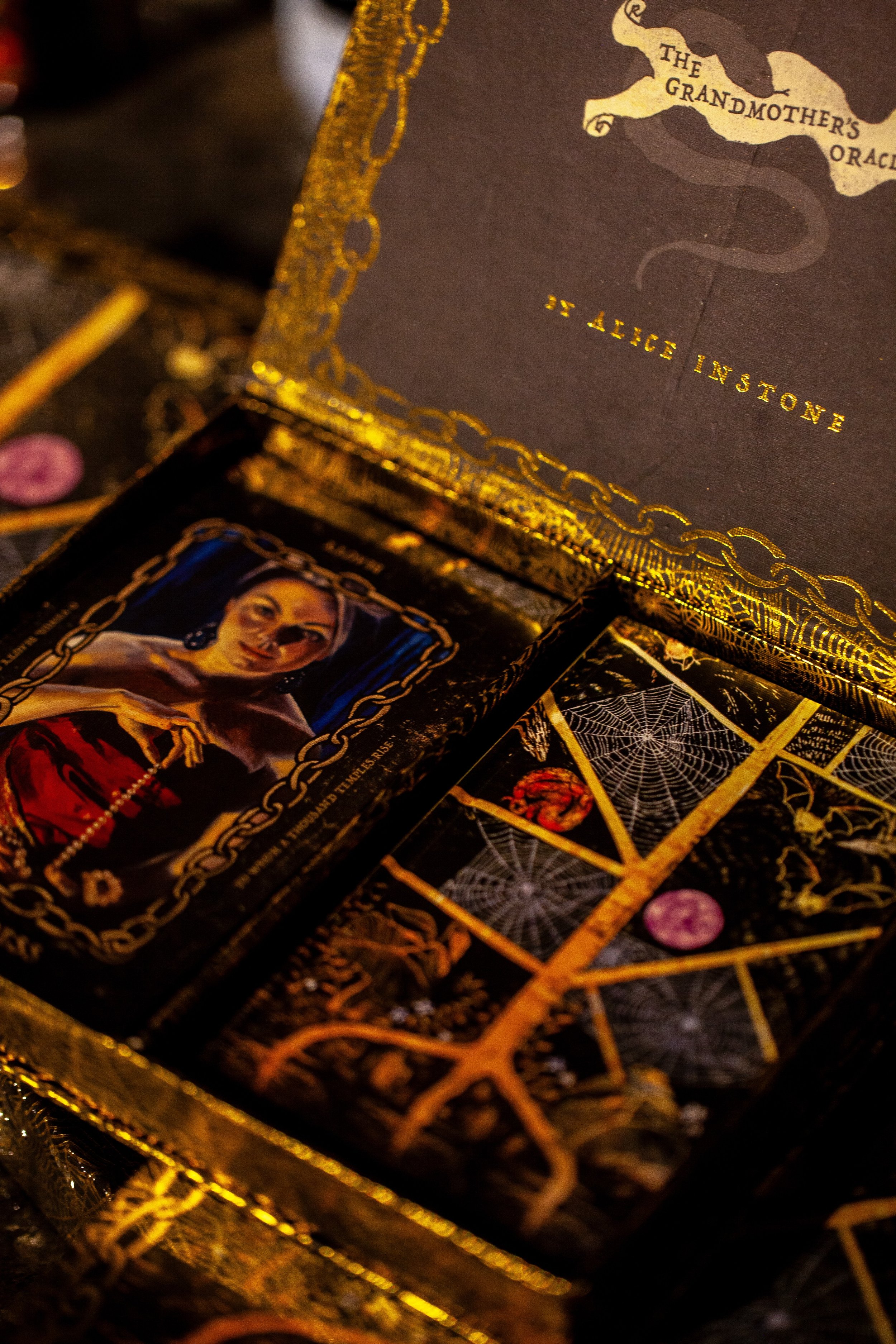 The Grandmother's Oracle Set