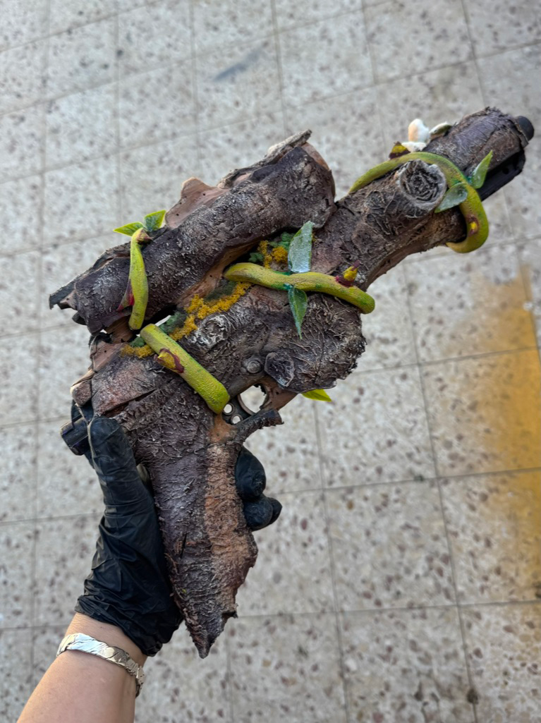 גוף הנשק יכול לשמש כאקדח בנפרד