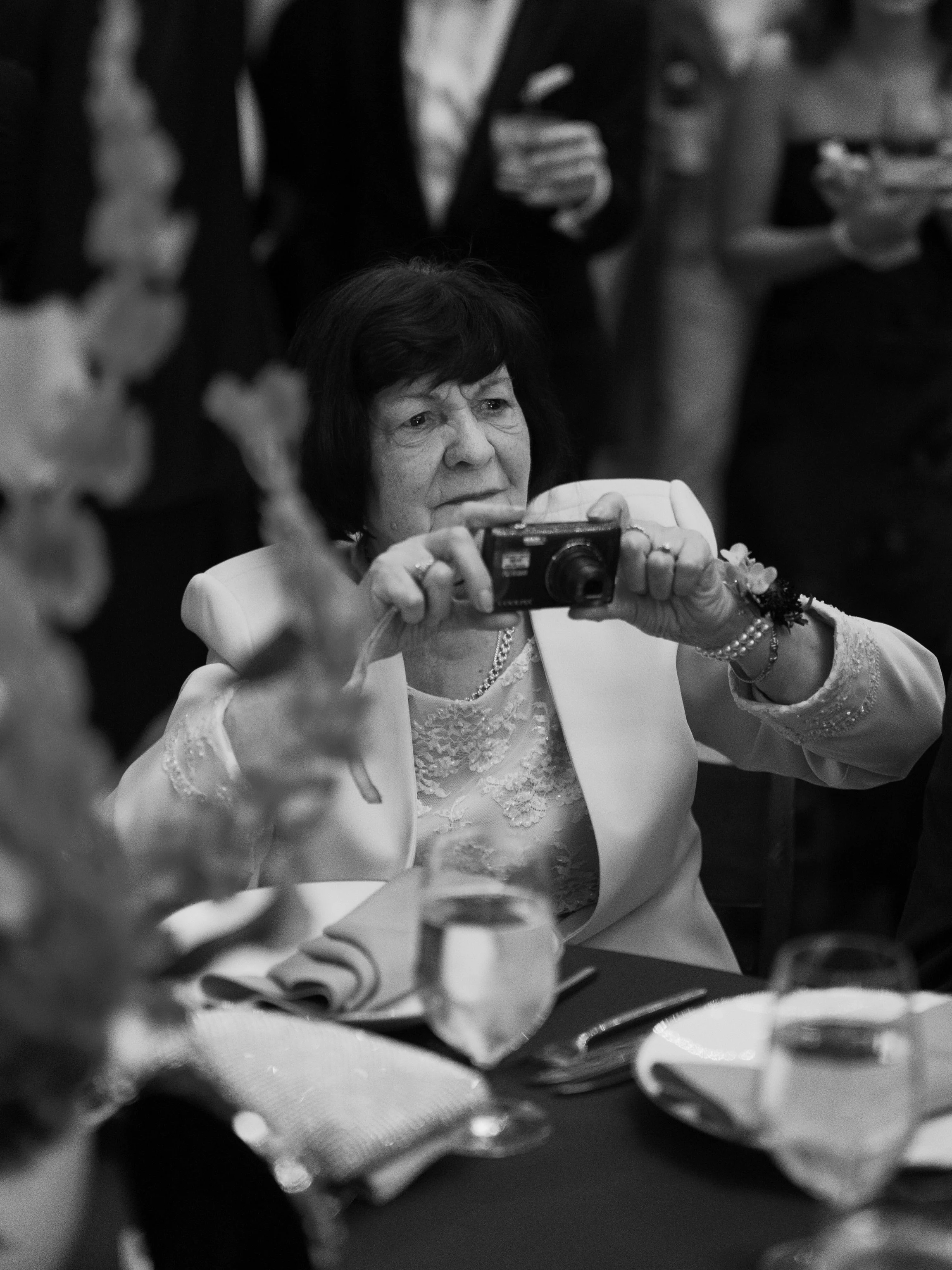 My favorite candids from The Northcutts day 🤍 

One thing you can count on is I will always capture grandma doing something adorable (in this case, taking photos of the first dance on her little digital camera 🥹) and find all the crying/laughing gu