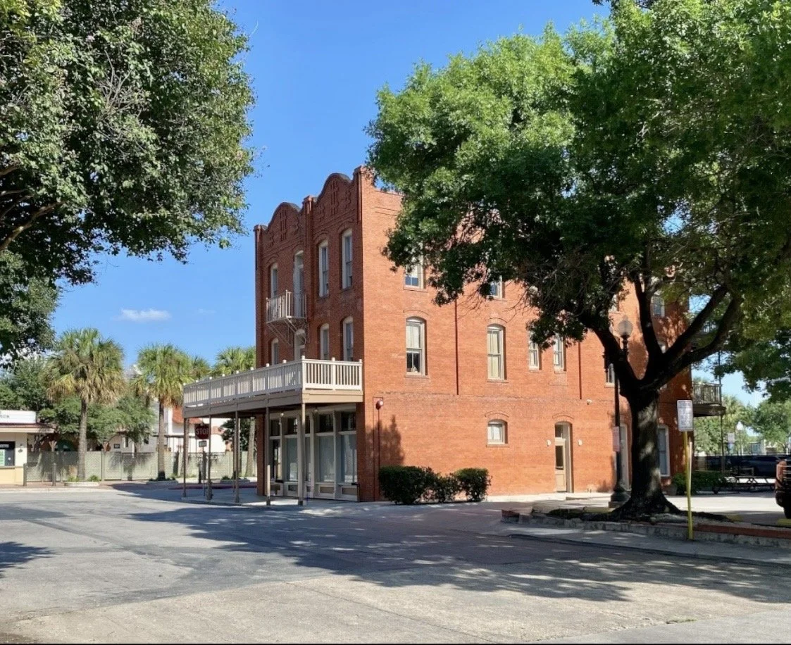 Exterior historic office building for Vita Counseling Center in San Antonio, TX.