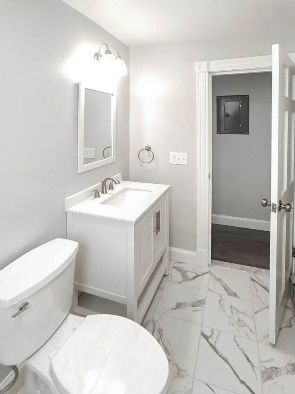 bathroom-114Falcon.jpg