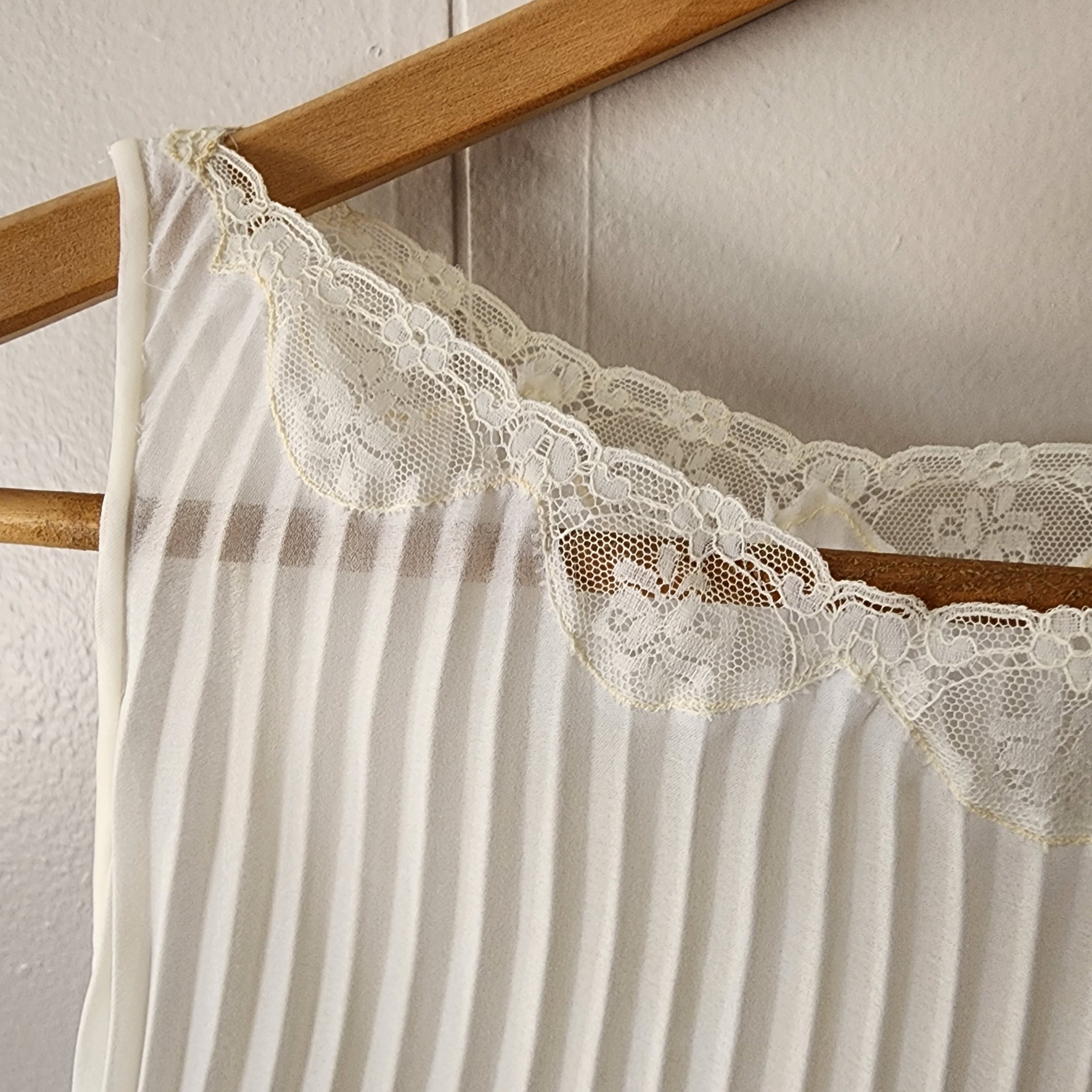 Original Odette Barsa Pleated Nylon Peignoir - Hello Gorgeous Threads