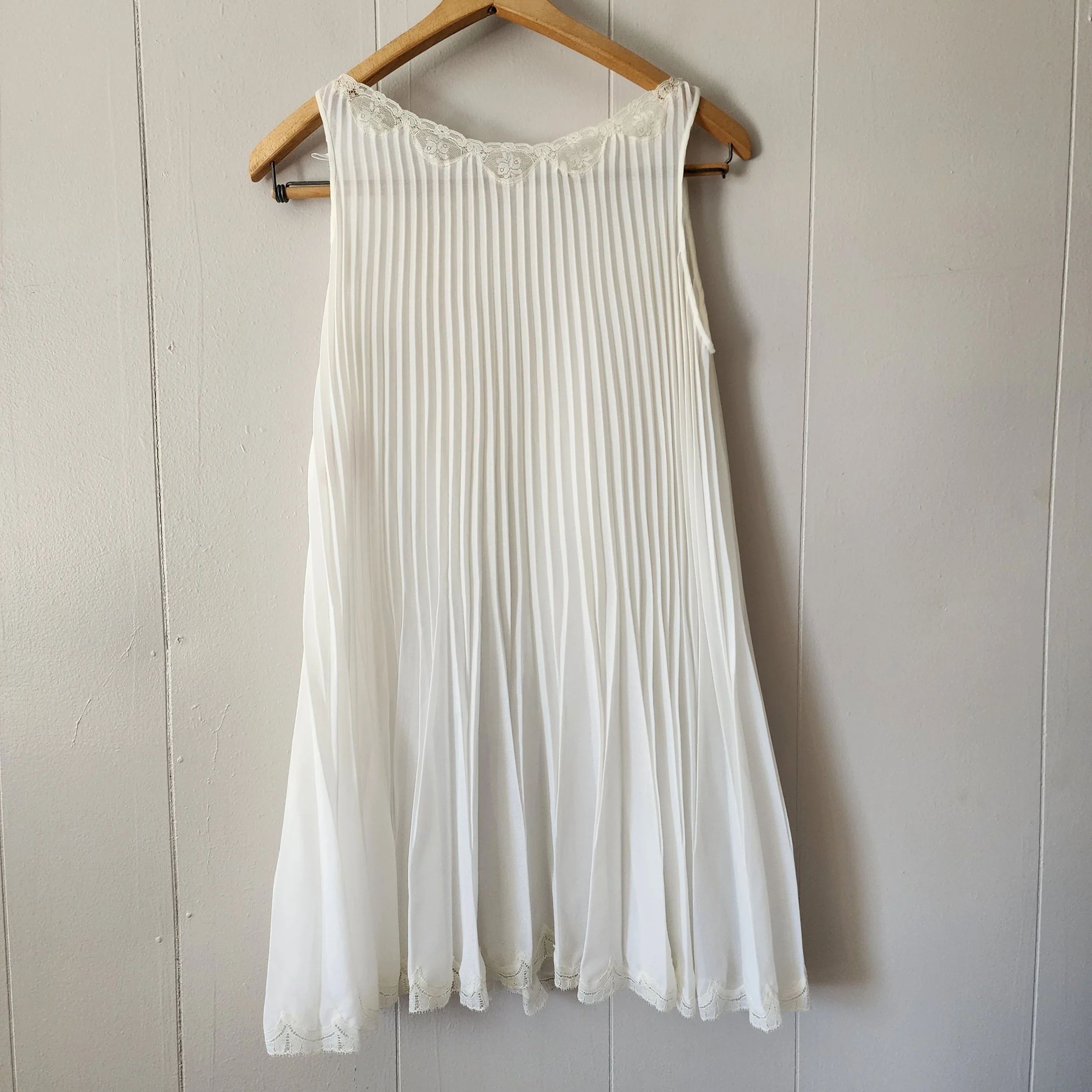 Original Odette Barsa Pleated Nylon Peignoir - Hello Gorgeous Threads