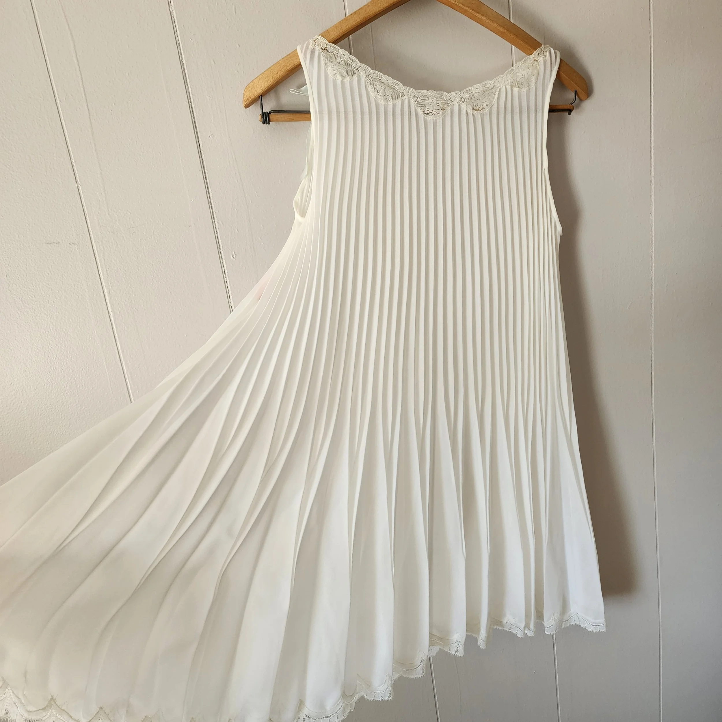 Original Odette Barsa Pleated Nylon Peignoir - Hello Gorgeous Threads