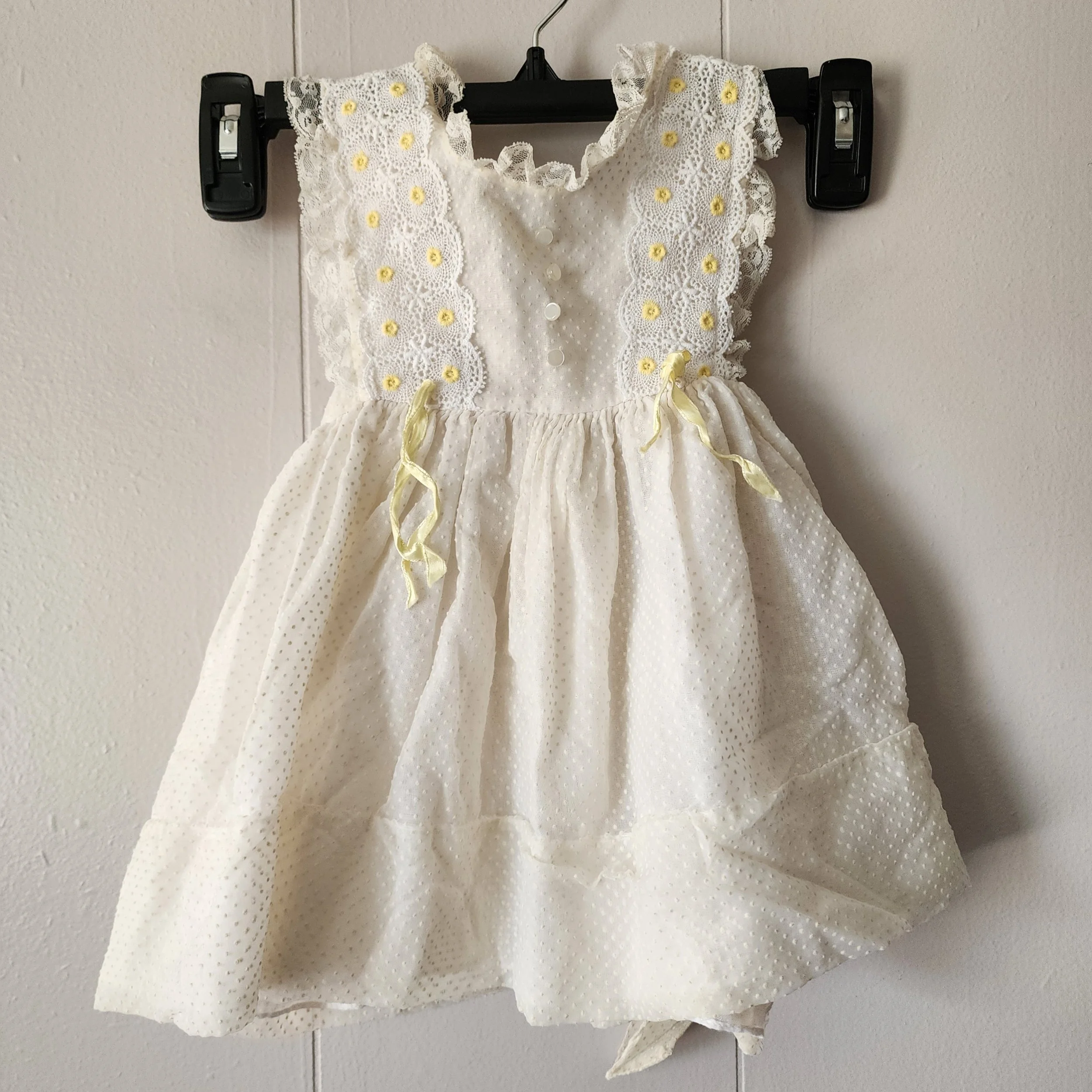 Vintage 1940s–1950s White Eyelet Baby Dress 0–3 Months - Hello Gorgeous Threads