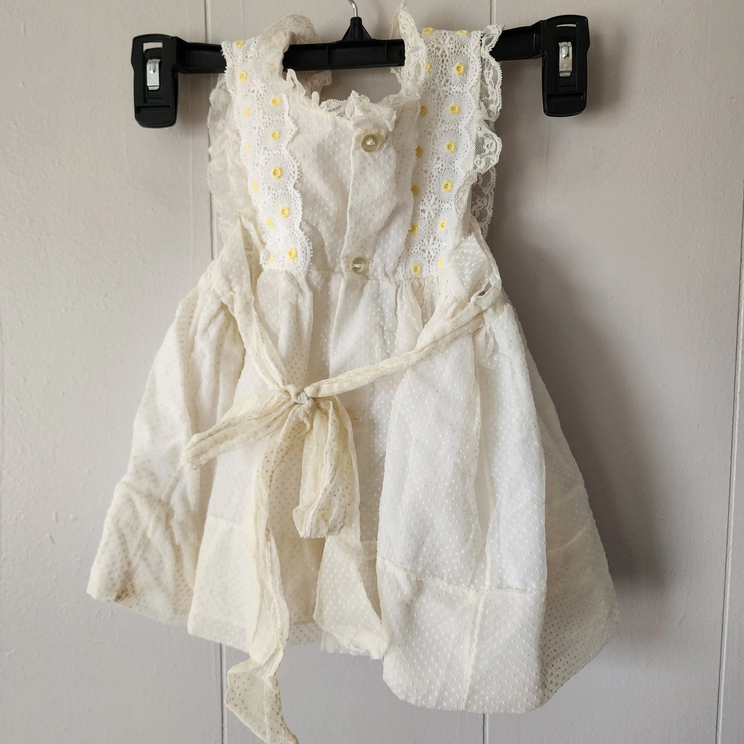 Vintage 1940s–1950s White Eyelet Baby Dress 0–3 Months - Hello Gorgeous Threads
