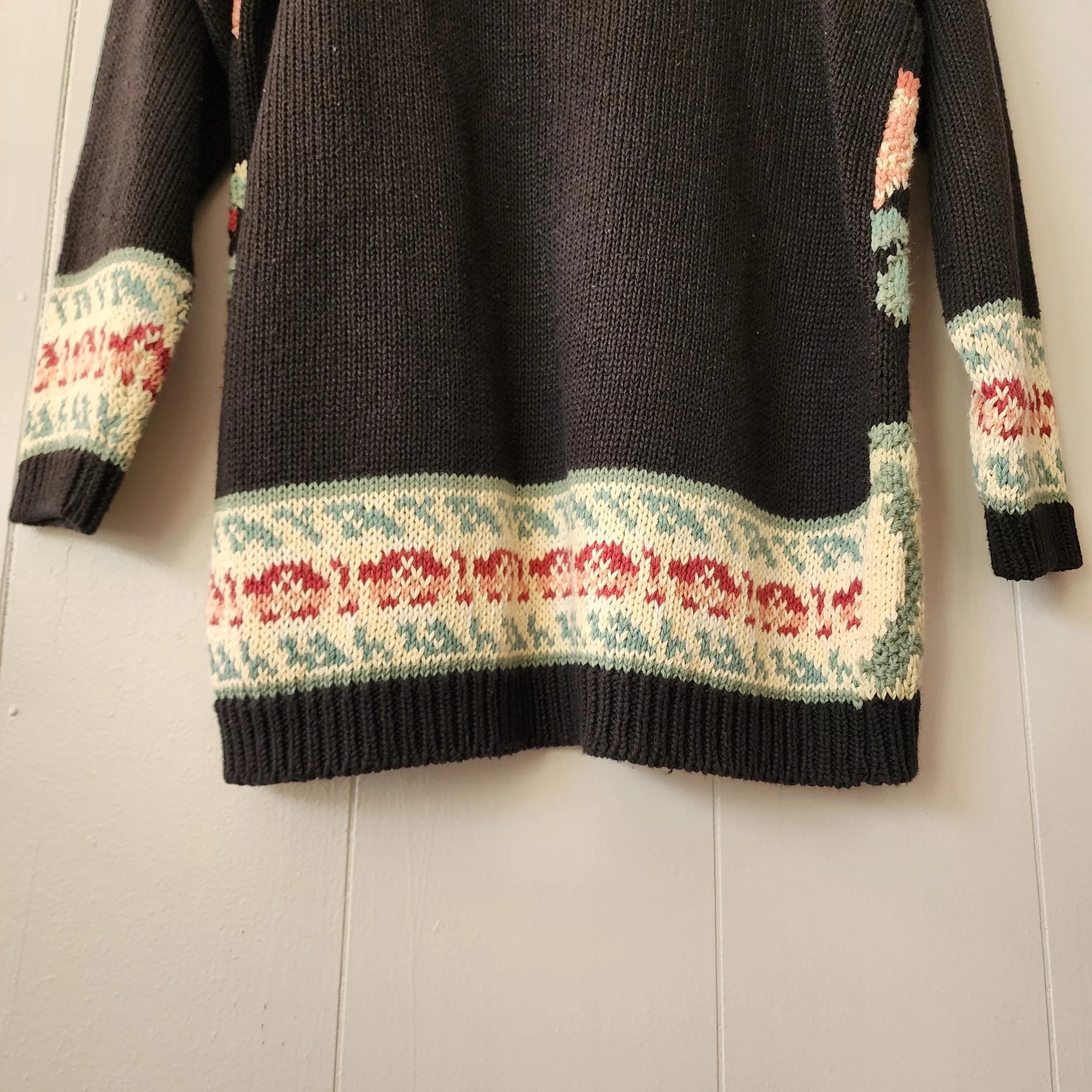 Heirloom Collectibles Floral Tapestry Knit - Hello Gorgeous Threads