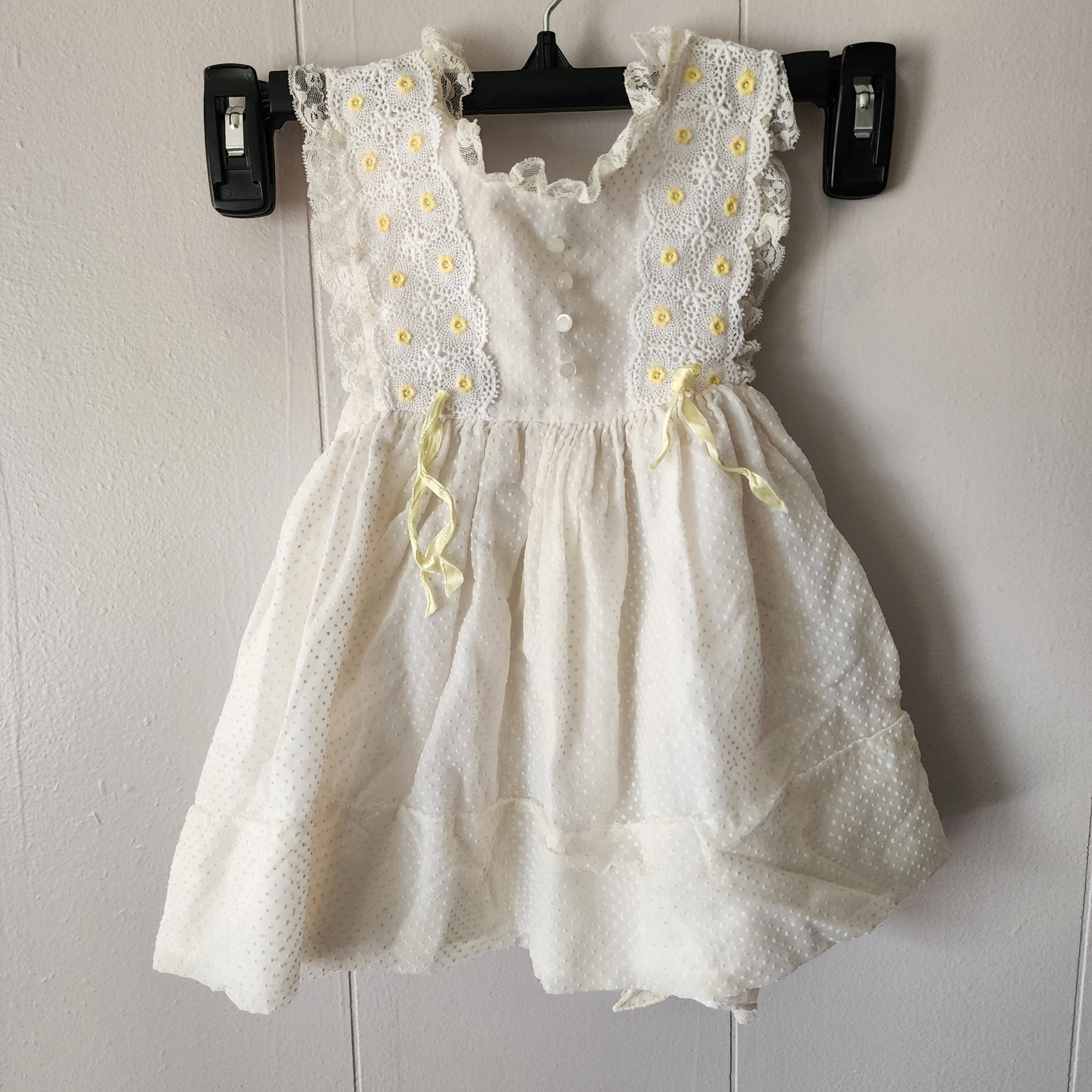 Vintage 1940s–1950s White Eyelet Baby Dress 0–3 Months - Hello Gorgeous Threads