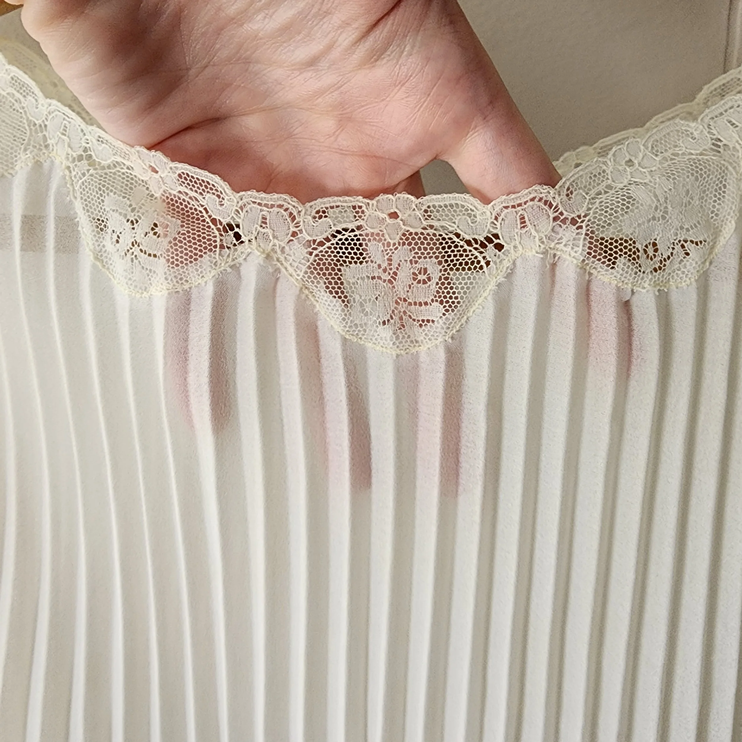 Original Odette Barsa Pleated Nylon Peignoir - Hello Gorgeous Threads