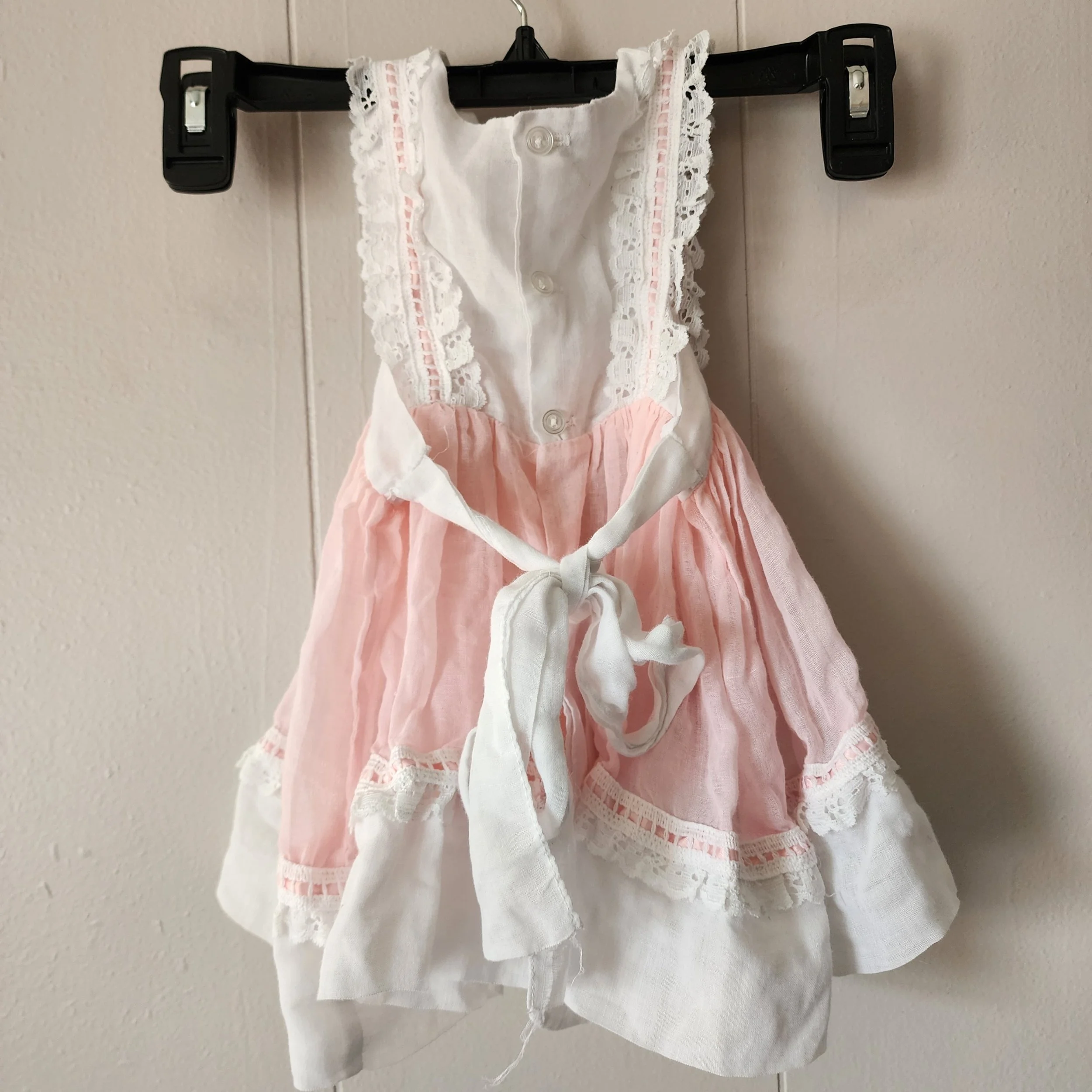 Vintage 1940-50s Pink & White Lace Baby Girl 0-3 Mo. - Hello Gorgeous Threads