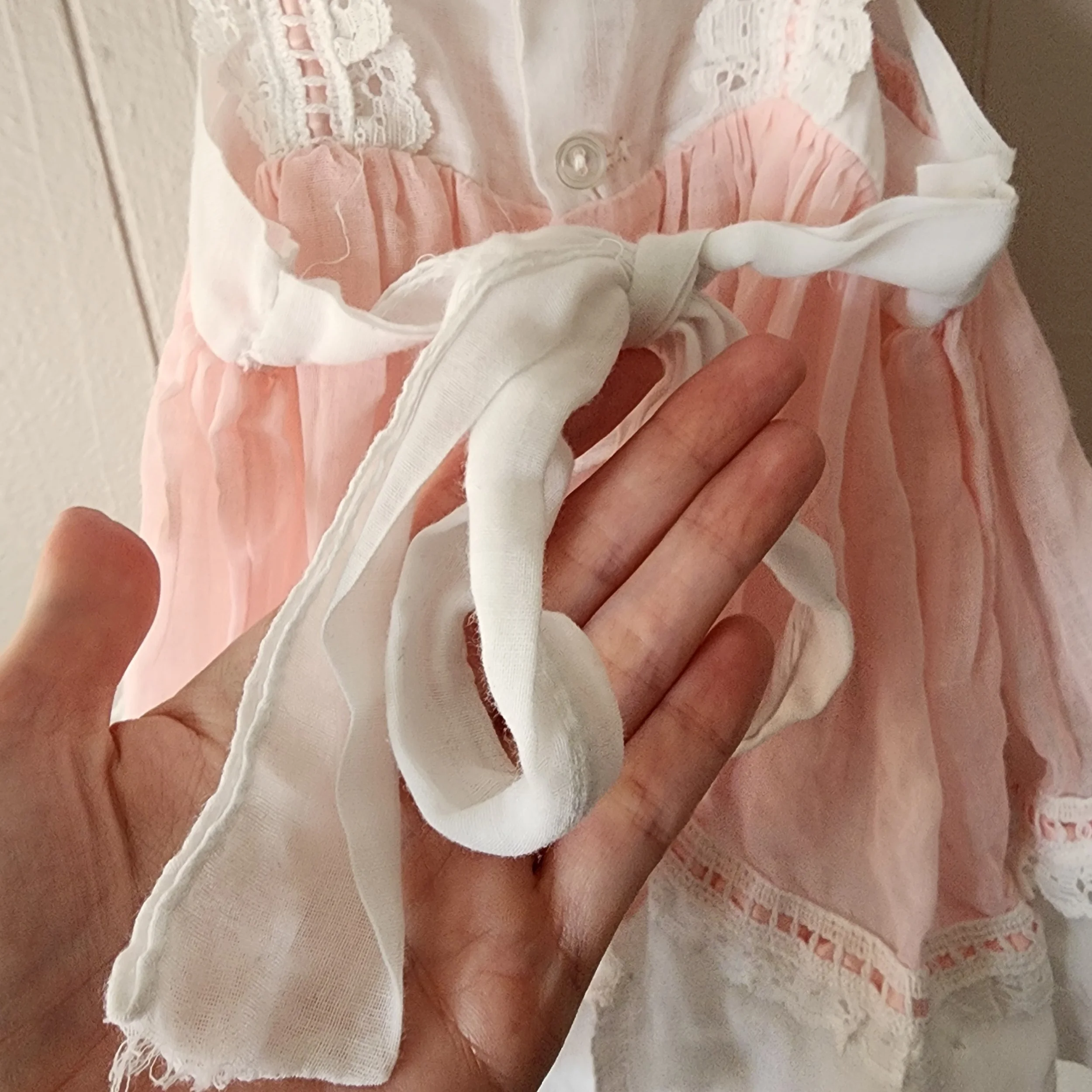 Vintage 1940-50s Pink & White Lace Baby Girl 0-3 Mo. - Hello Gorgeous Threads