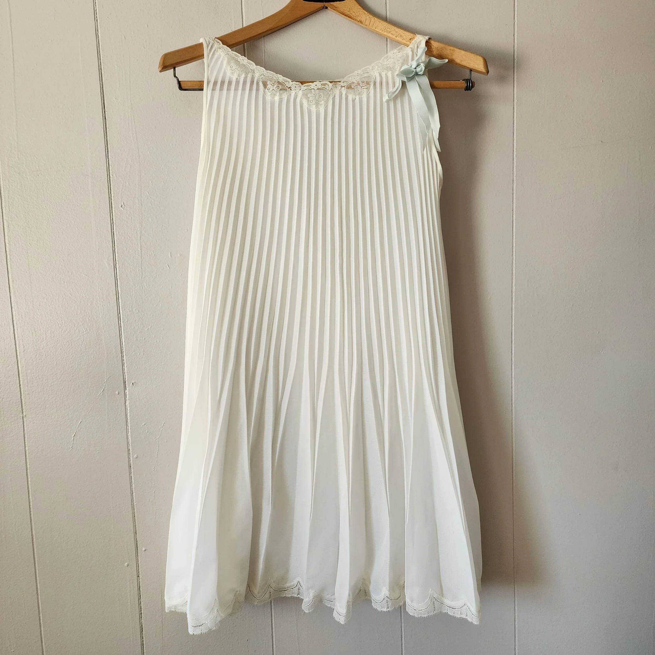 Original Odette Barsa Pleated Nylon Peignoir - Hello Gorgeous Threads