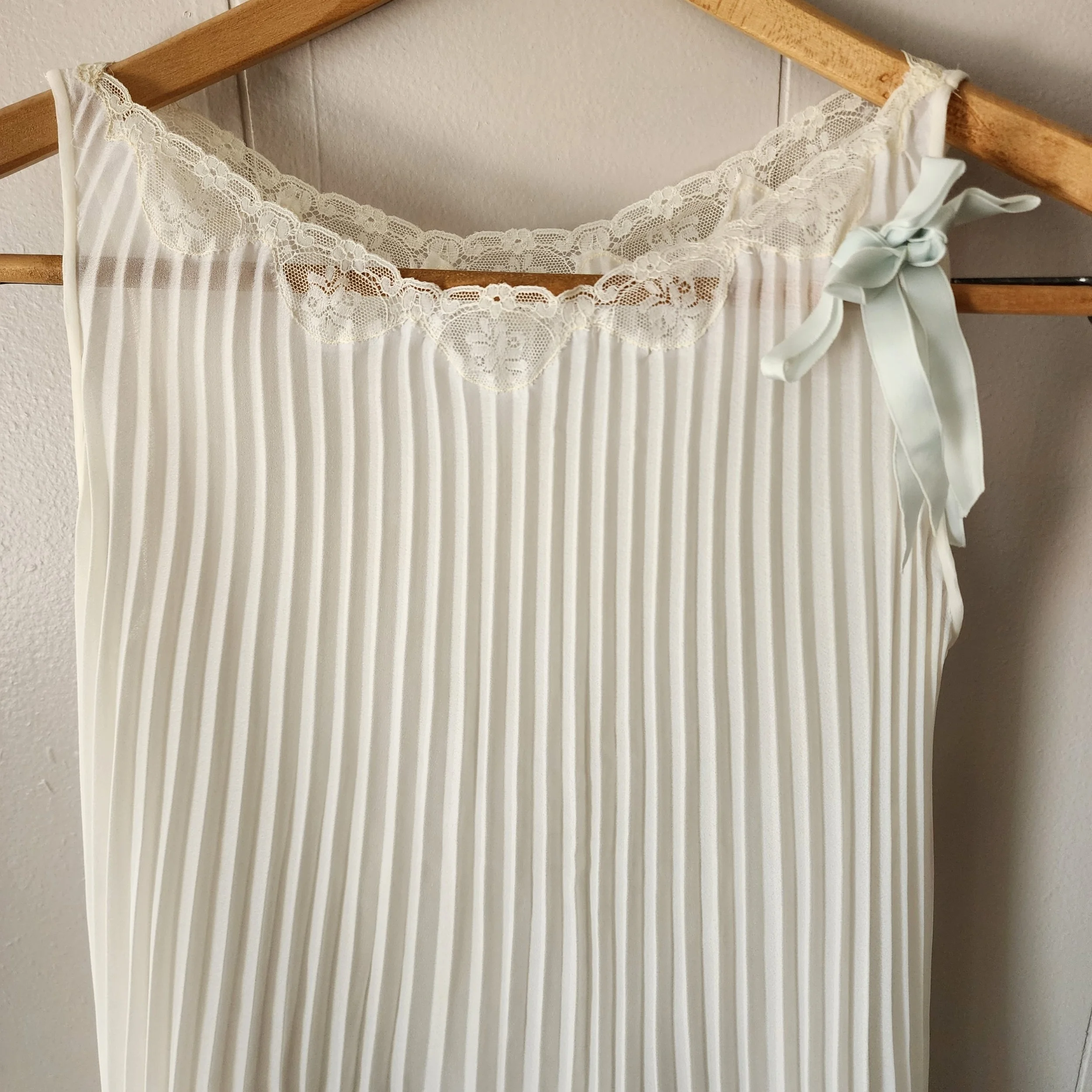 Original Odette Barsa Pleated Nylon Peignoir - Hello Gorgeous Threads