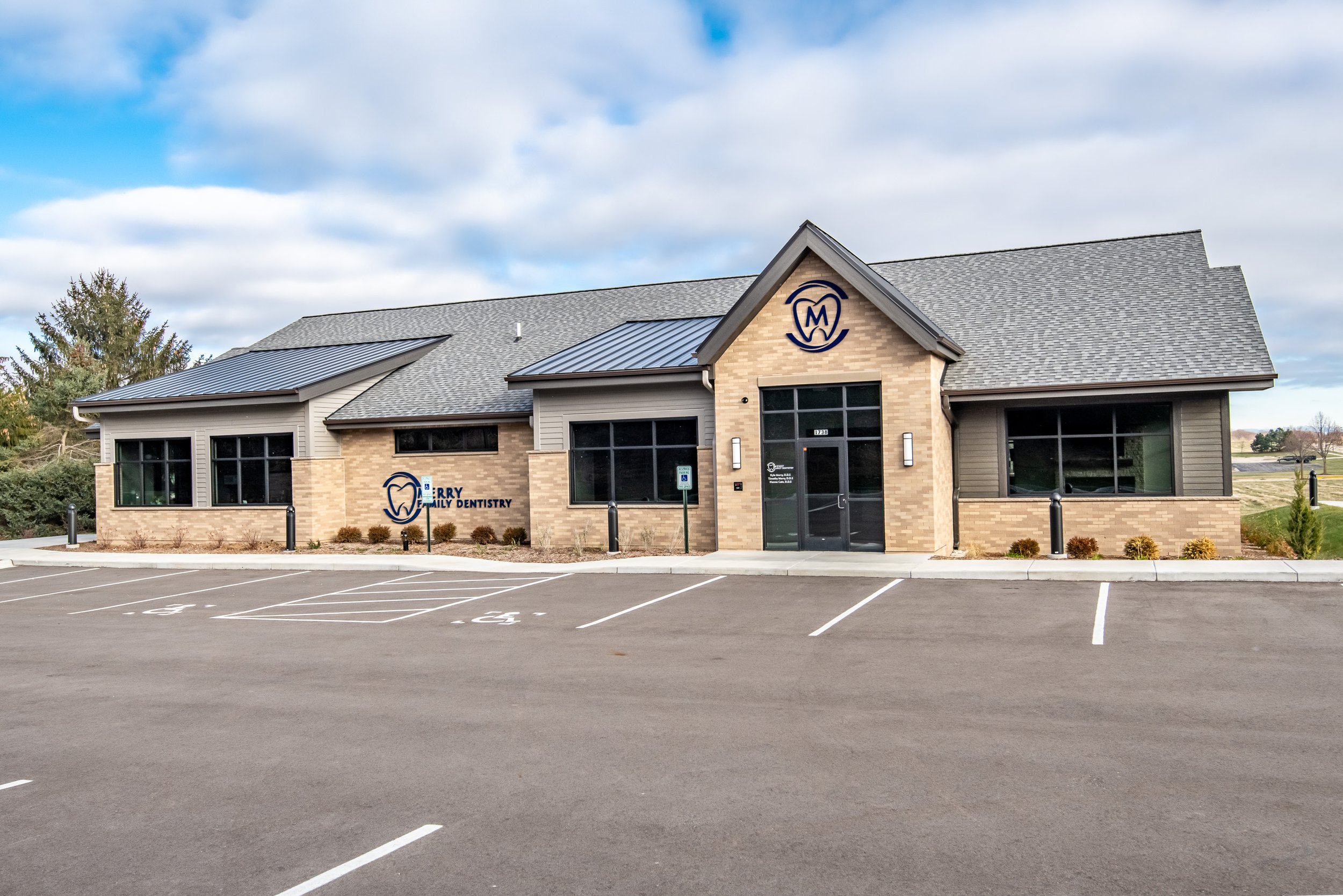 exterior picture of Merry Family Dentistry with parking 