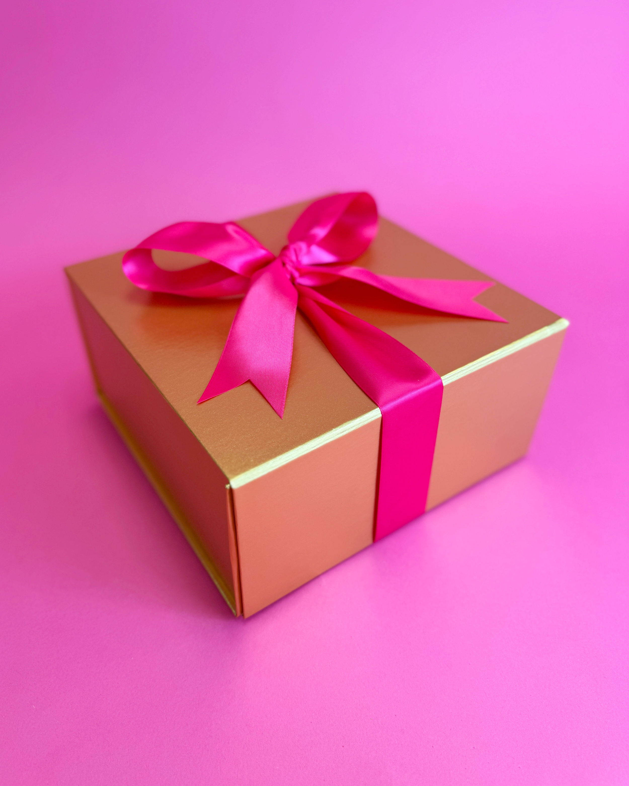 Valentines Gift including bath bomb trio, lip mask, bath soak, and eye mask. Gift wrapped with ribbon.