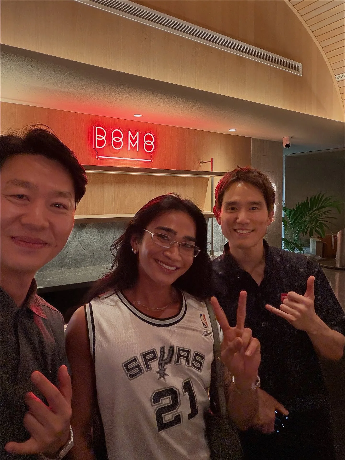 We were so happy to welcome Hawaii&rsquo;s very own @bretmanrock to DOMODOMO Hawaii 🌴

Mahalo for visiting us, taking photos with our team, and leaving your autograph for our upcoming Signature Wall display &mdash; we&rsquo;re honored! Hope to serve