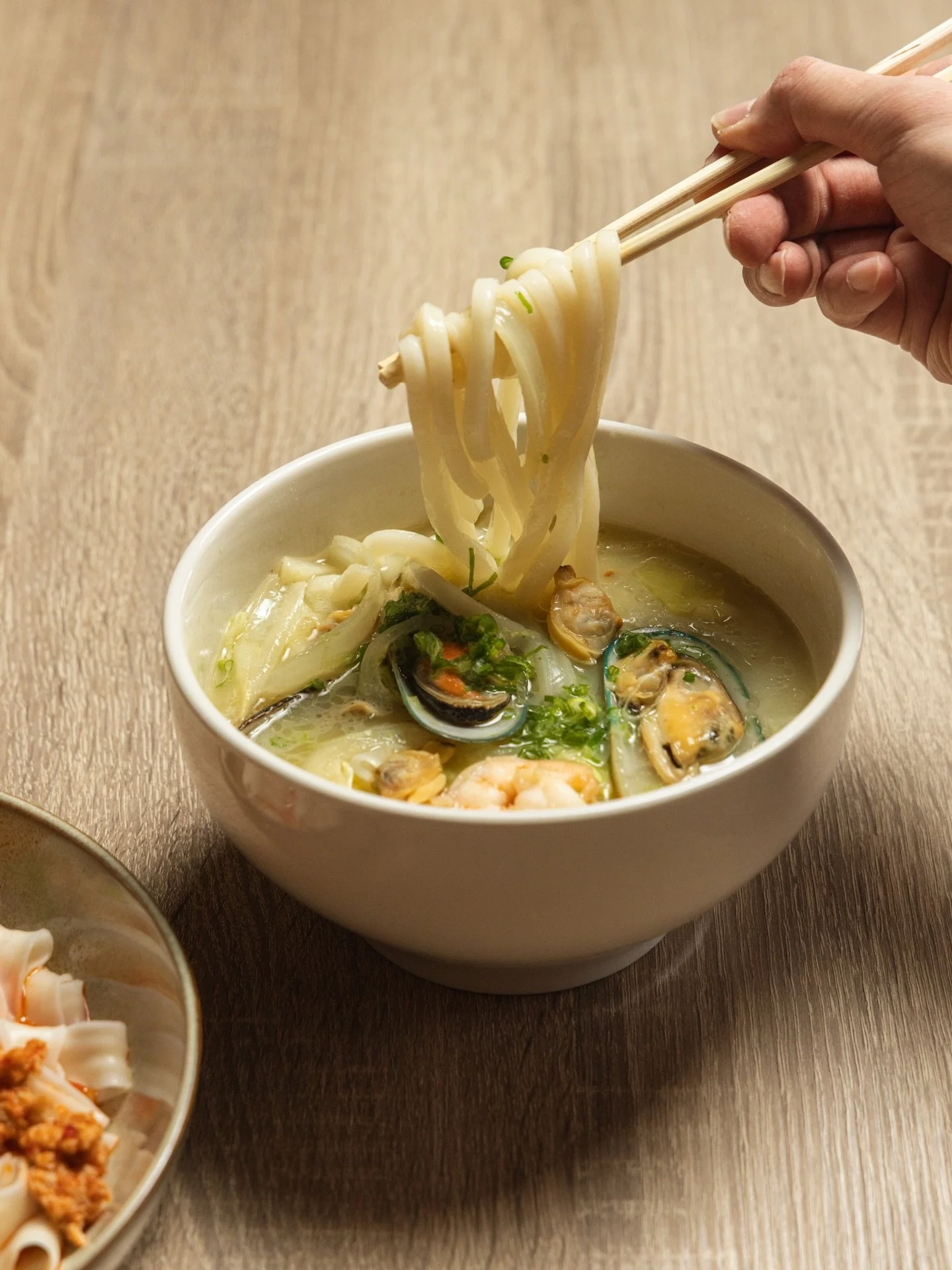 A cozy way to welcome the New Year 🍜
Nagasaki Seafood Udon at Domodomo Hawaii

#DomodomoHawaii #NagasakiUdon #SeafoodUdon #NewYearEats #HawaiiEats