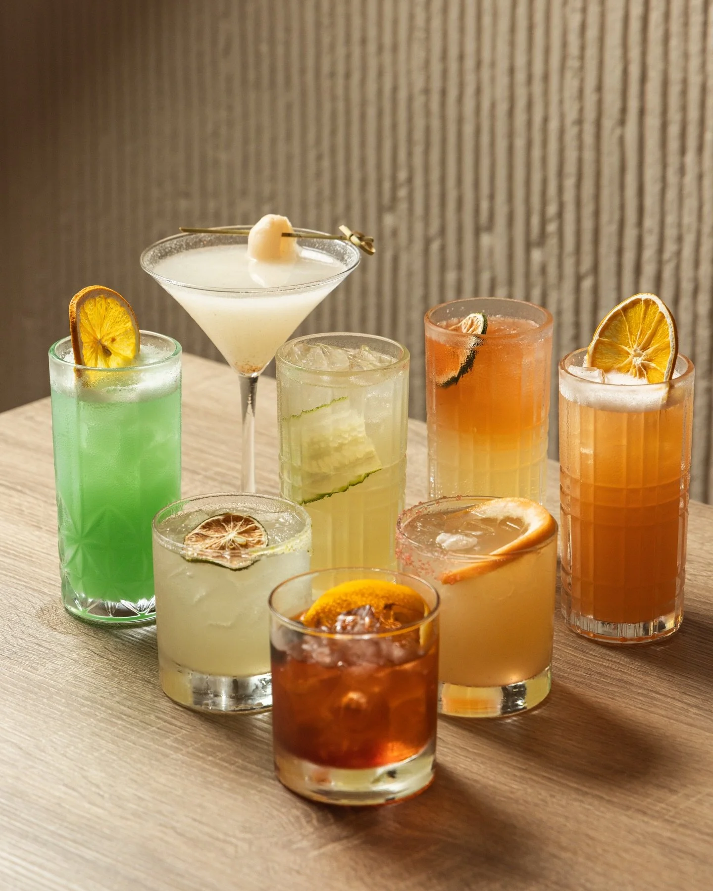 From bright and refreshing to smooth and spirit-forward 🍸
Explore our cocktail menu at Domodomo Hawaii

#DomodomoHawaii #CocktailMenu #HawaiiCocktails #HonoluluDrinks #AlaMoana