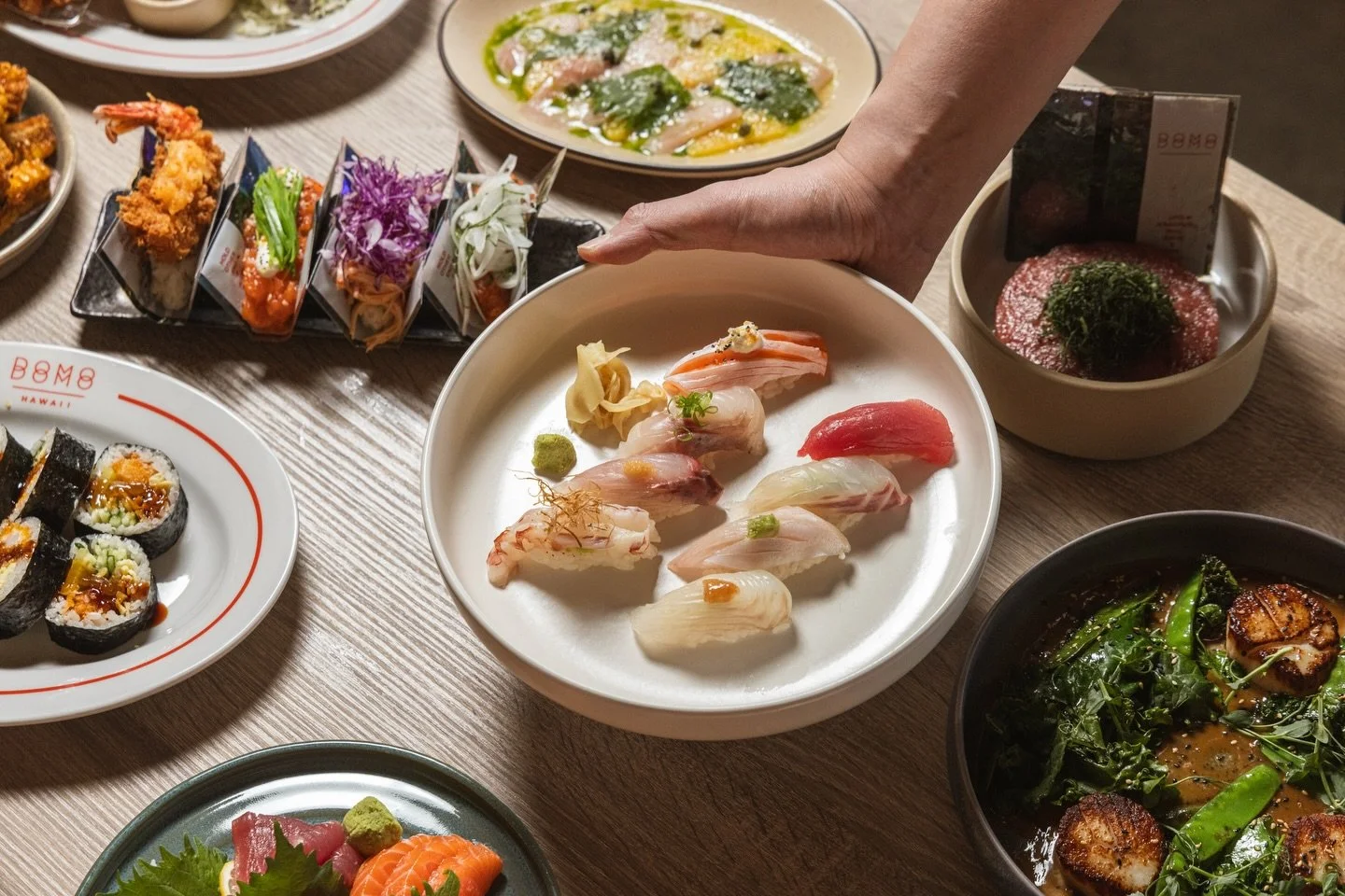 Our assorted sushi plate never disappoints 🍣✨

Chef&rsquo;s choice, seasonal cuts, and the kind of bite you&rsquo;ll be thinking about after the last piece.

#DomodomoHawaii #ChefsChoiceSushi #SeasonalSushi #HonoluluDining #HawaiiEats