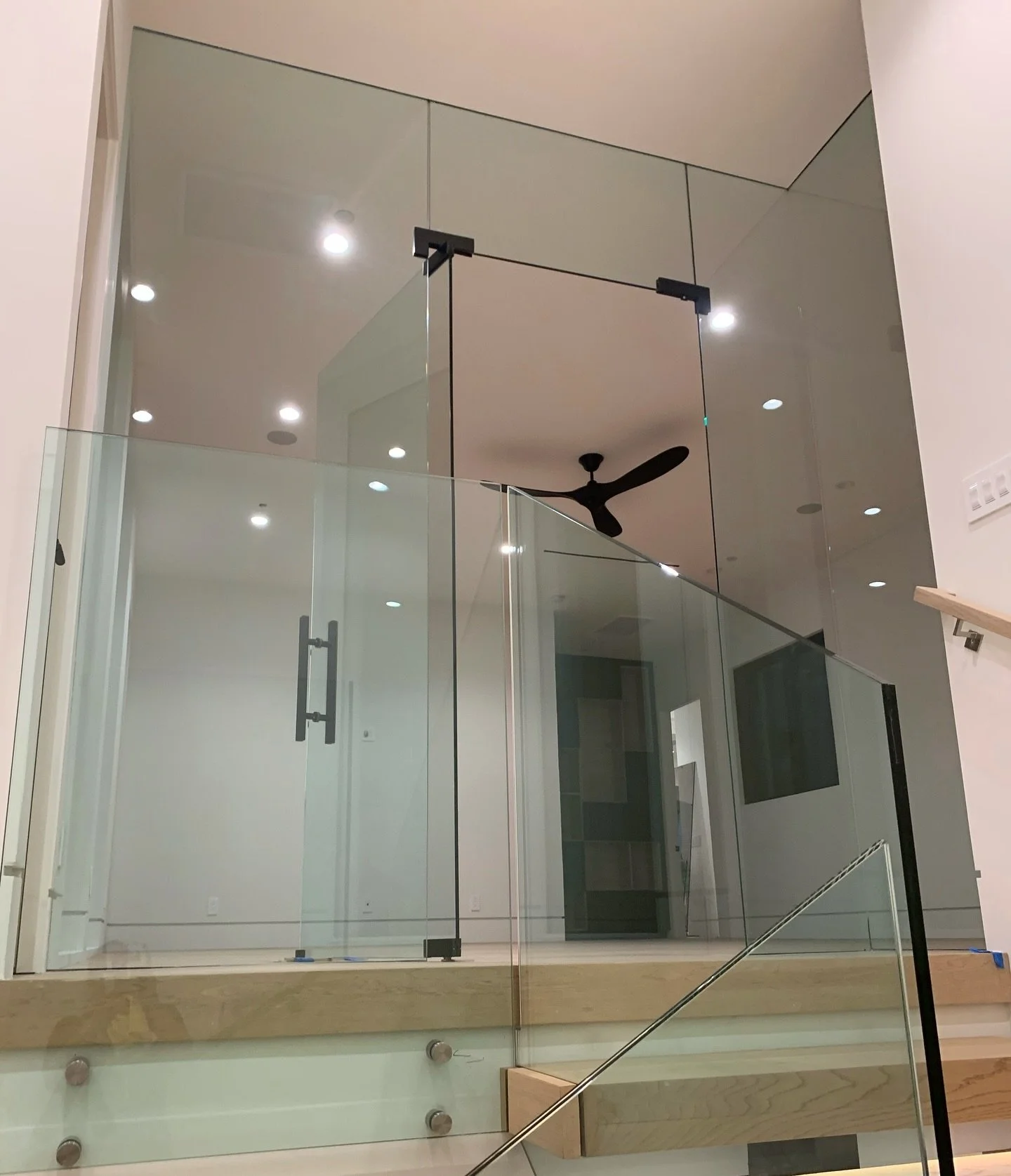 Glass entryways are so elegant and luxurious, of course paired with glass railings for stairs! Give us a call today for a quote to start renovating your dream space today! (949) 342 0023 

#glassrenovation #glasspartitionsystems #glassentrydoor #glas