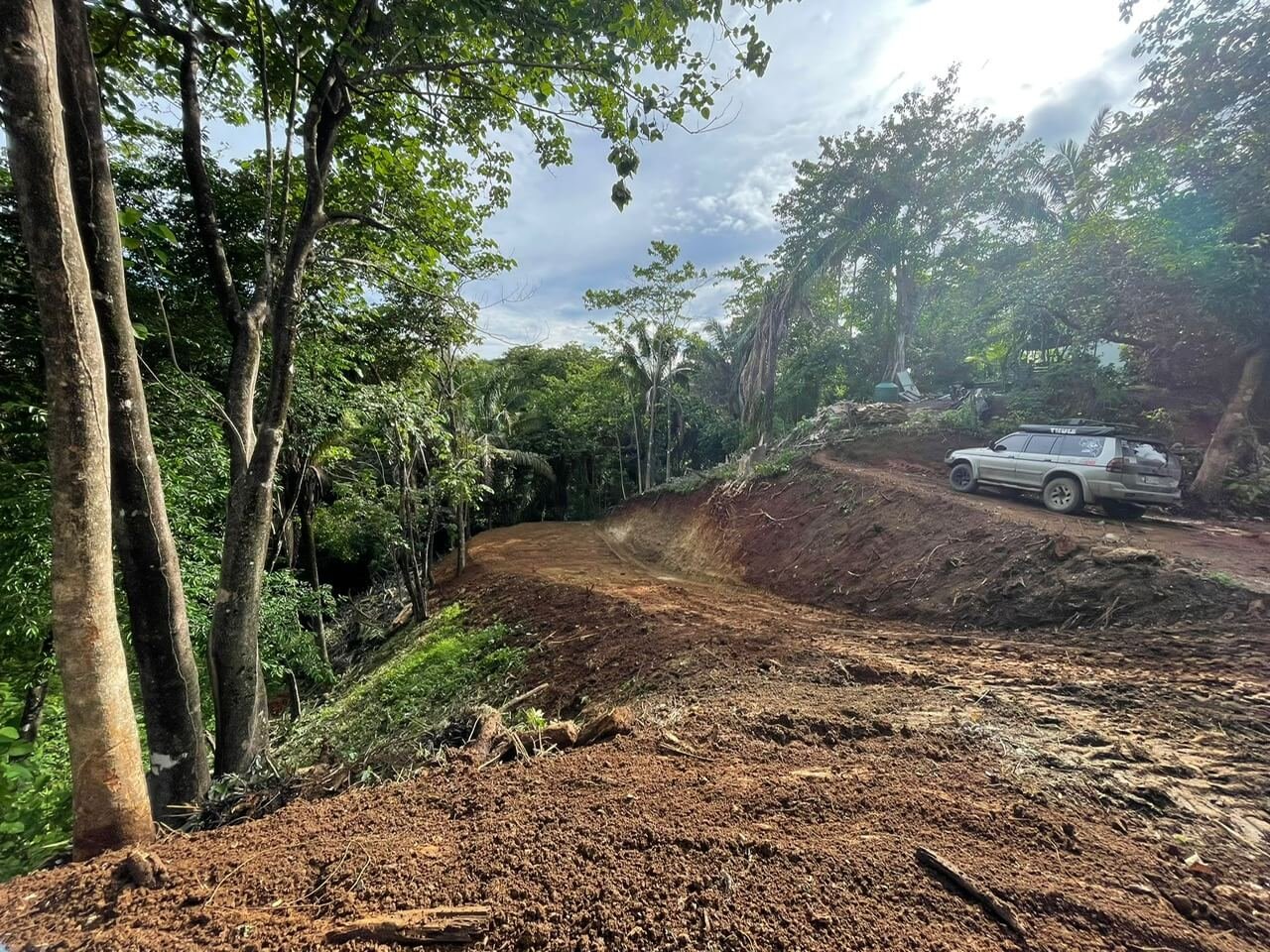 home-in-costa-rica-driveway.jpg