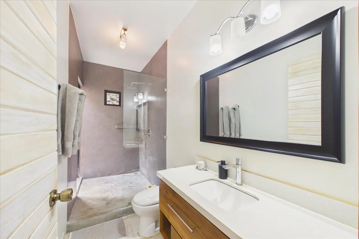 nosara-condo-for-sale-master-bath.jpg
