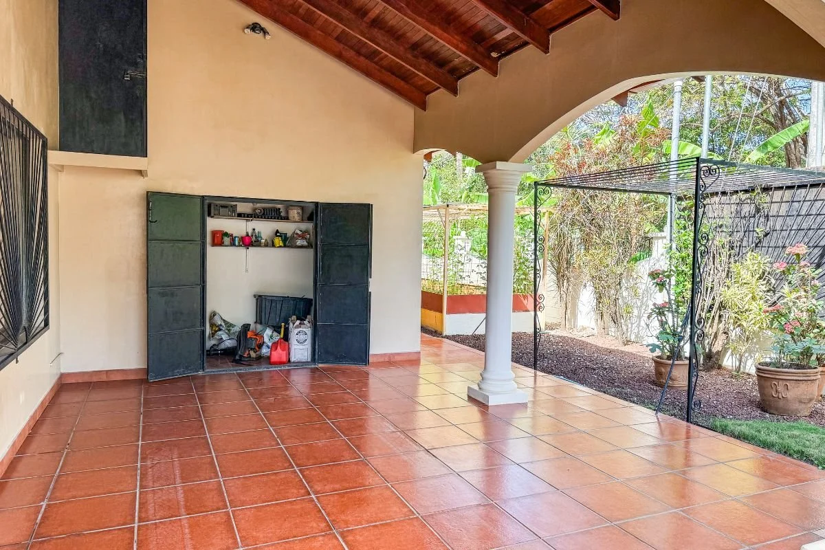 Playa_Pelada_Home_For_Sale_Bodega&Parking.jpg