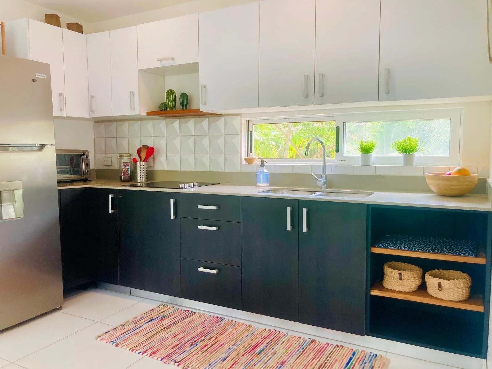 pelada-container-triplex-Upper Unit Kitchen.jpeg