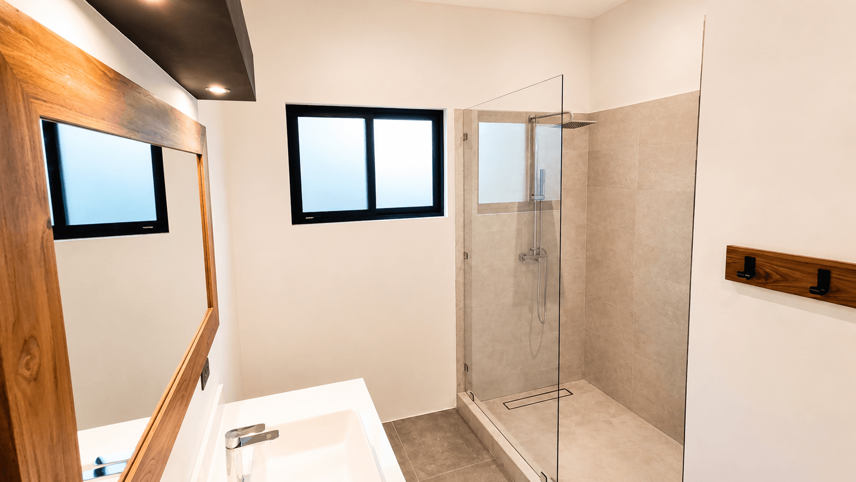 home-for-sale-nosara-bathroom-2.png