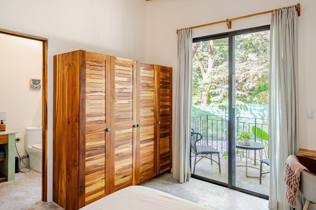 home-for-sale-nosara-amor-MstrClosetyPatio.jpg
