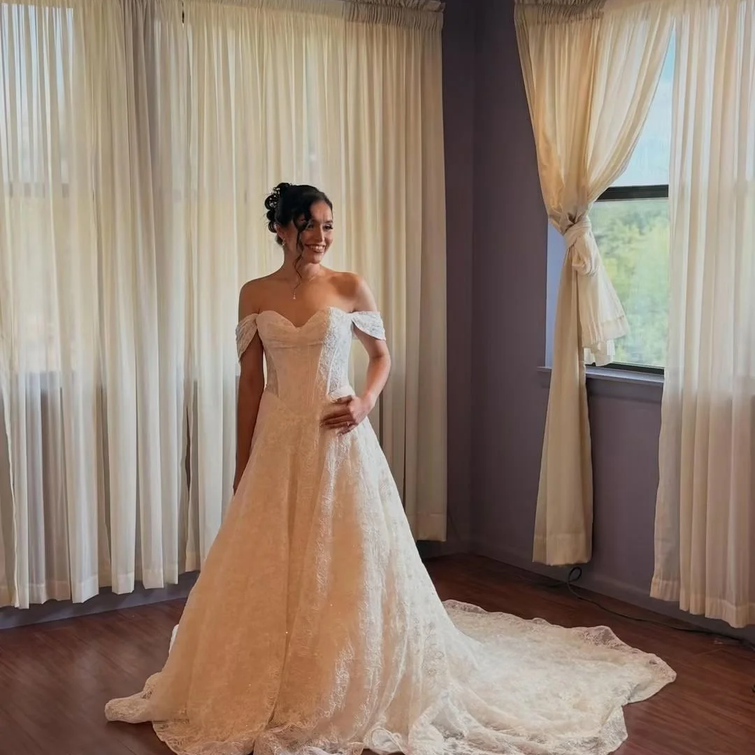 The Bright and Beautiful Wedding of Elizabeth &amp; Josiah 