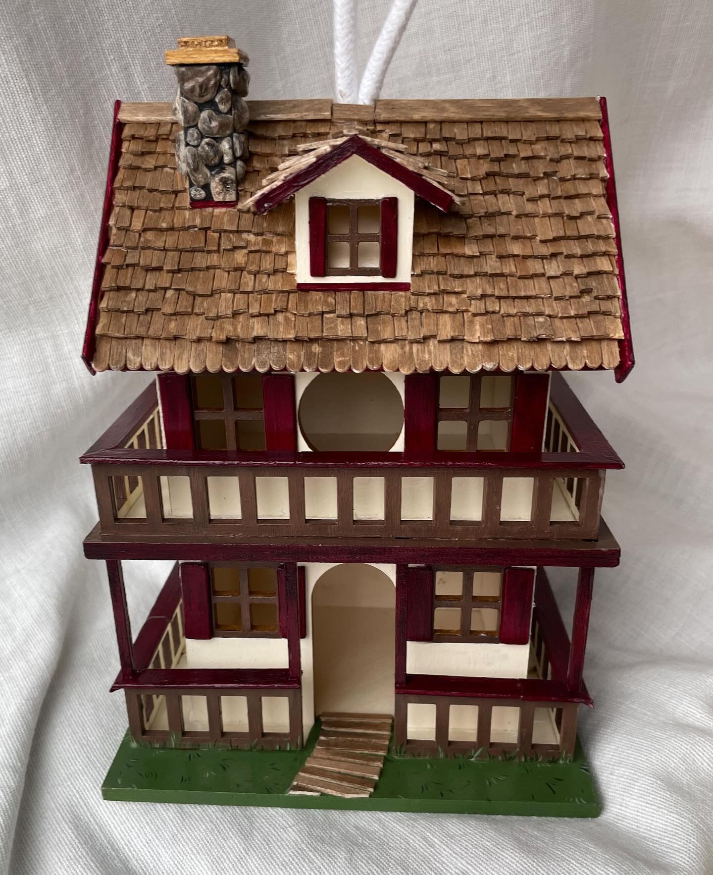 believe it or not, i’m still working on christmas presents because i didn’t start early enough to finish everything on time 🫠 however! i did finish this birdhouse for my dad on time, though i’m only getting around to posting it now