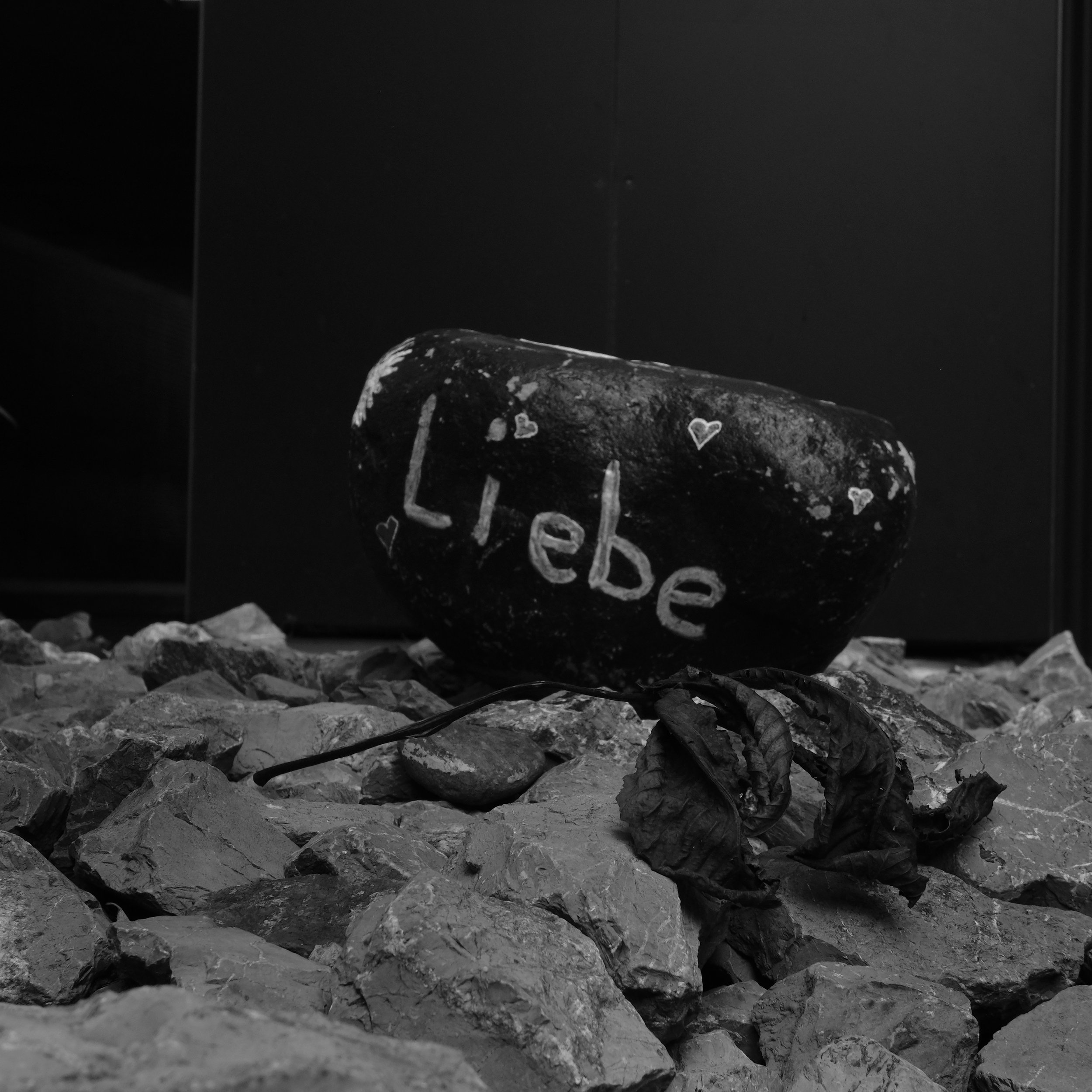 LIEBE BRAUCHT EIN FUNDAMENT