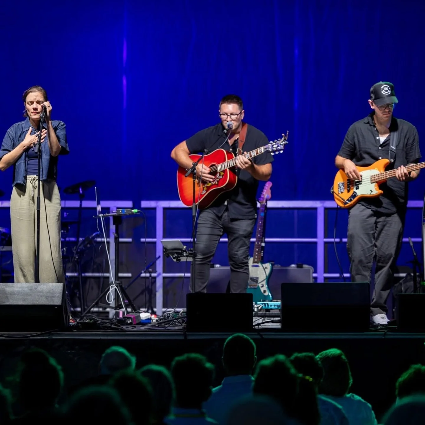 A beautiful night in Florida with @dosacatholics @ourladyoflaleche to kick off the 2026 National @eucharistic_revival pilgrimage. Walk safe 🙏🏼🙏🏼

Highlights include:
-laughing and praying and dancing to my friend @realseanforrest set
-the crowd g