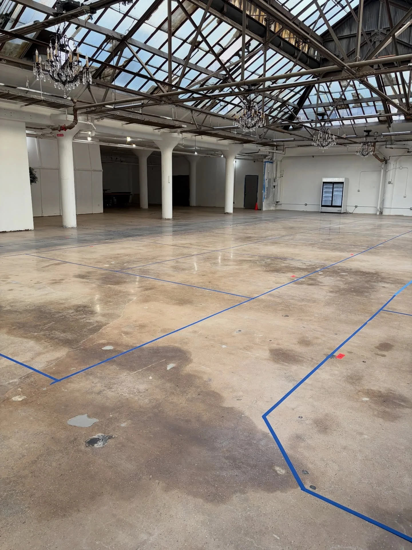 The Skylight is all ready for vendors &hellip; 

Join us Saturday, December 13 &middot; 10 AM&ndash;4 PM at 145 Palisade Street, Dobbs Ferry.

Think vintage for the holidays! 

Vintage furniture, clothing, artwork, rugs, books, jewelry, collectibles 