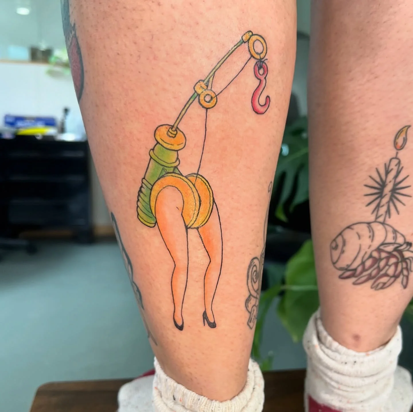 Who remembers this gal? Swipe to see the inspiration 🦵🦵 

Thank you again @bossykrisskross22 for always bringing me such fun projects!

My custom books are open ✨Follow my link.tree to get in touch

#portlandtattoo #toystorytattoo