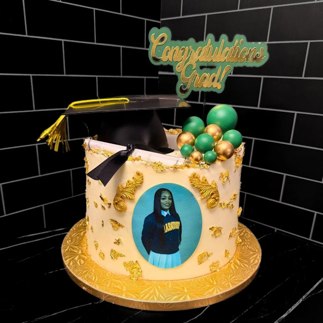 Graduation Cake _CakeitorLeaveitTampa.com.jpg