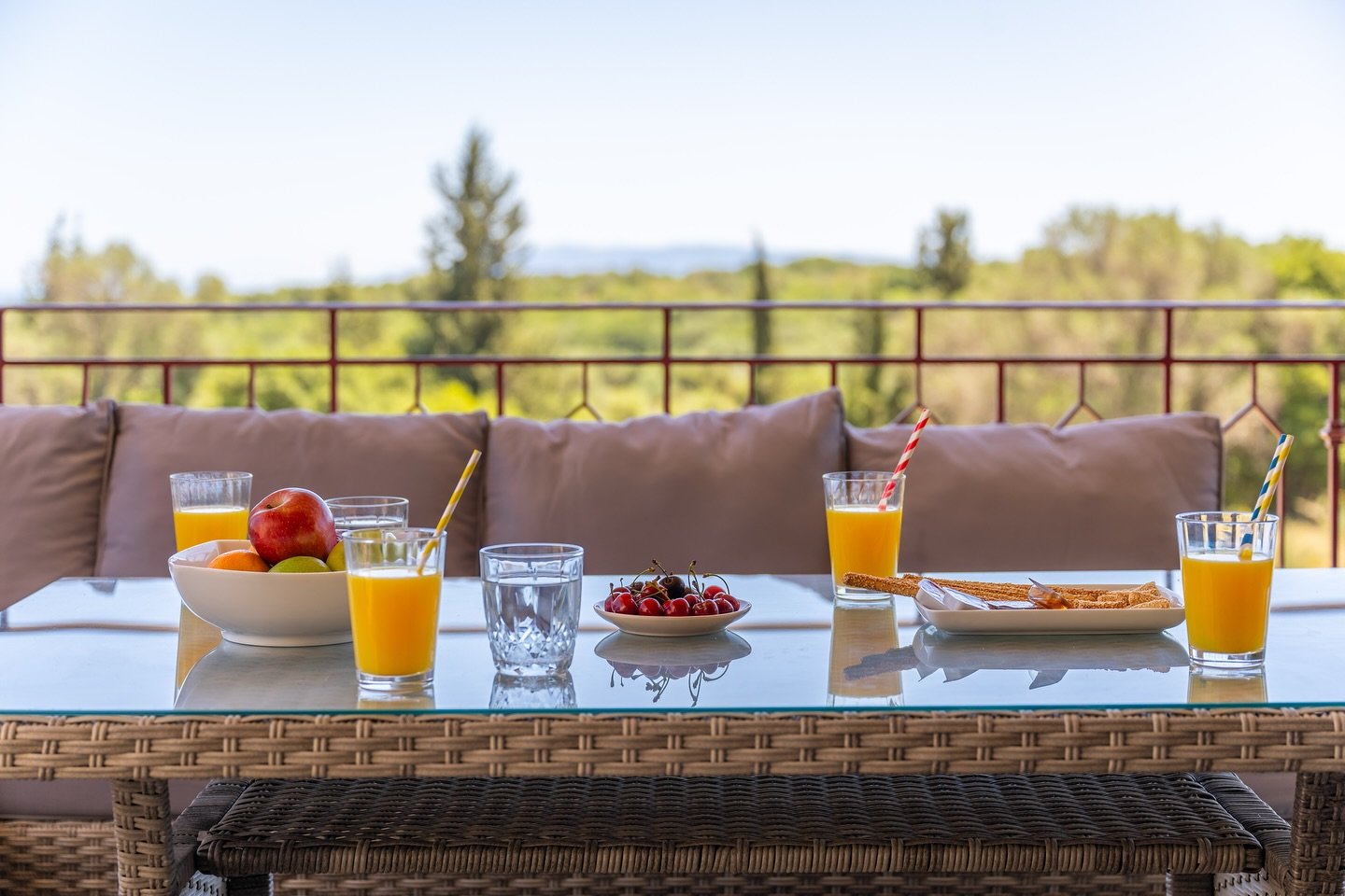 📍 Villa Melina, Karavados

Breakfast moments with a view and that perfect summer breeze. 🌿☀️

#kefaloniagetaways #villamelina #karavados #kefalonia #greecevillas #breakfastwithaview #summeringreece #greekislands #travelgreece #holidayvibes #kefalon