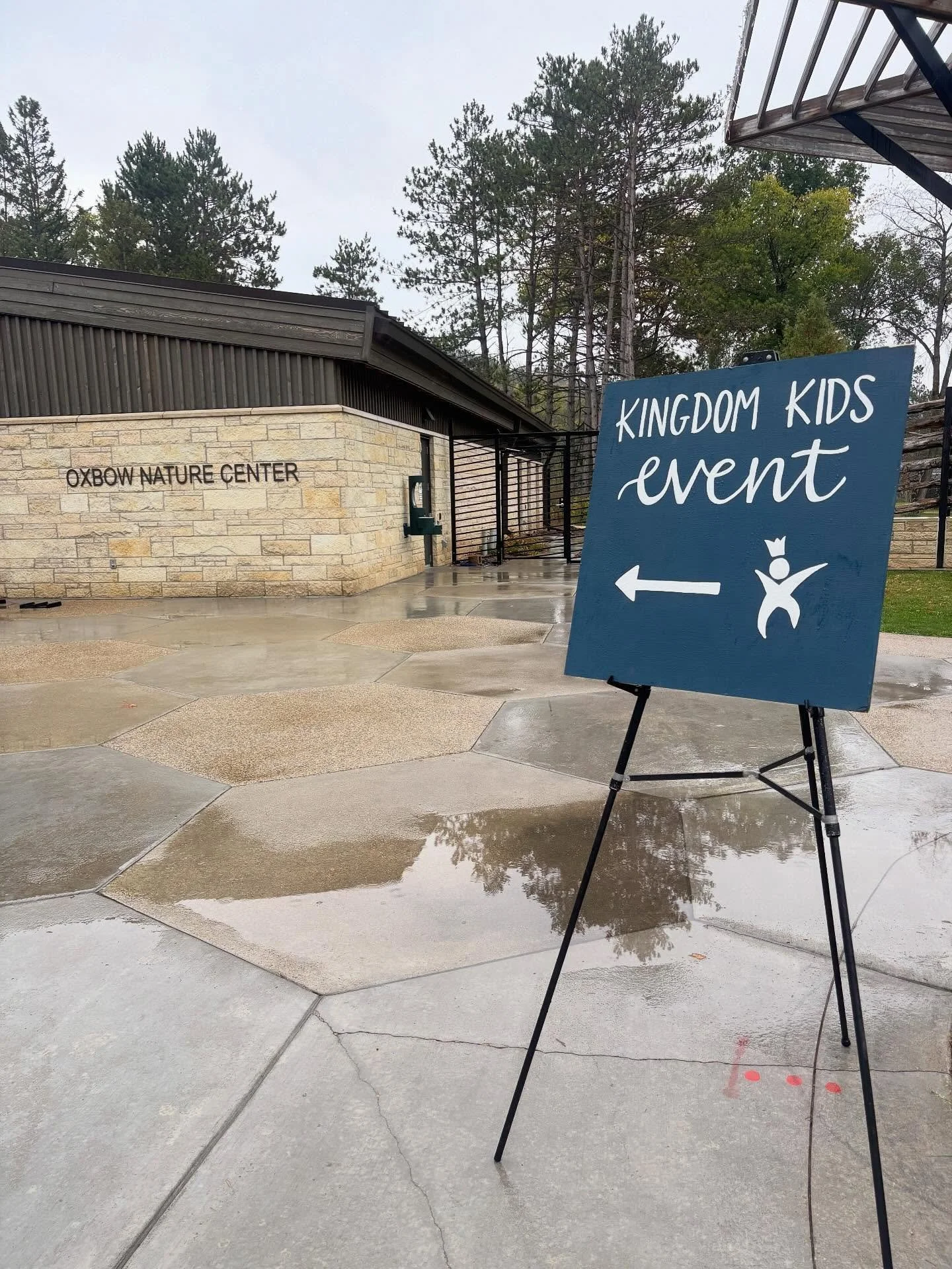 Come join us for our annual MEA Break Oxbow Play Date! Classmates from all ages are here enjoying the nature center &amp; outdoor exhibits and we&rsquo;ll be here until 12pm (or longer if you choose to hangout!).