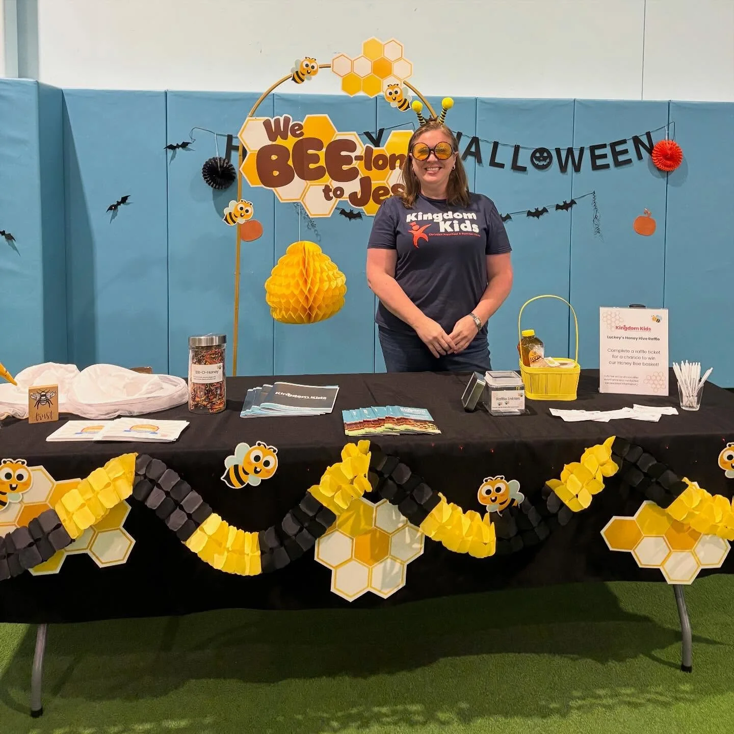 Buzz on by and say hi at Boundless&rsquo;s Boo-Nanza today from 5-7pm!